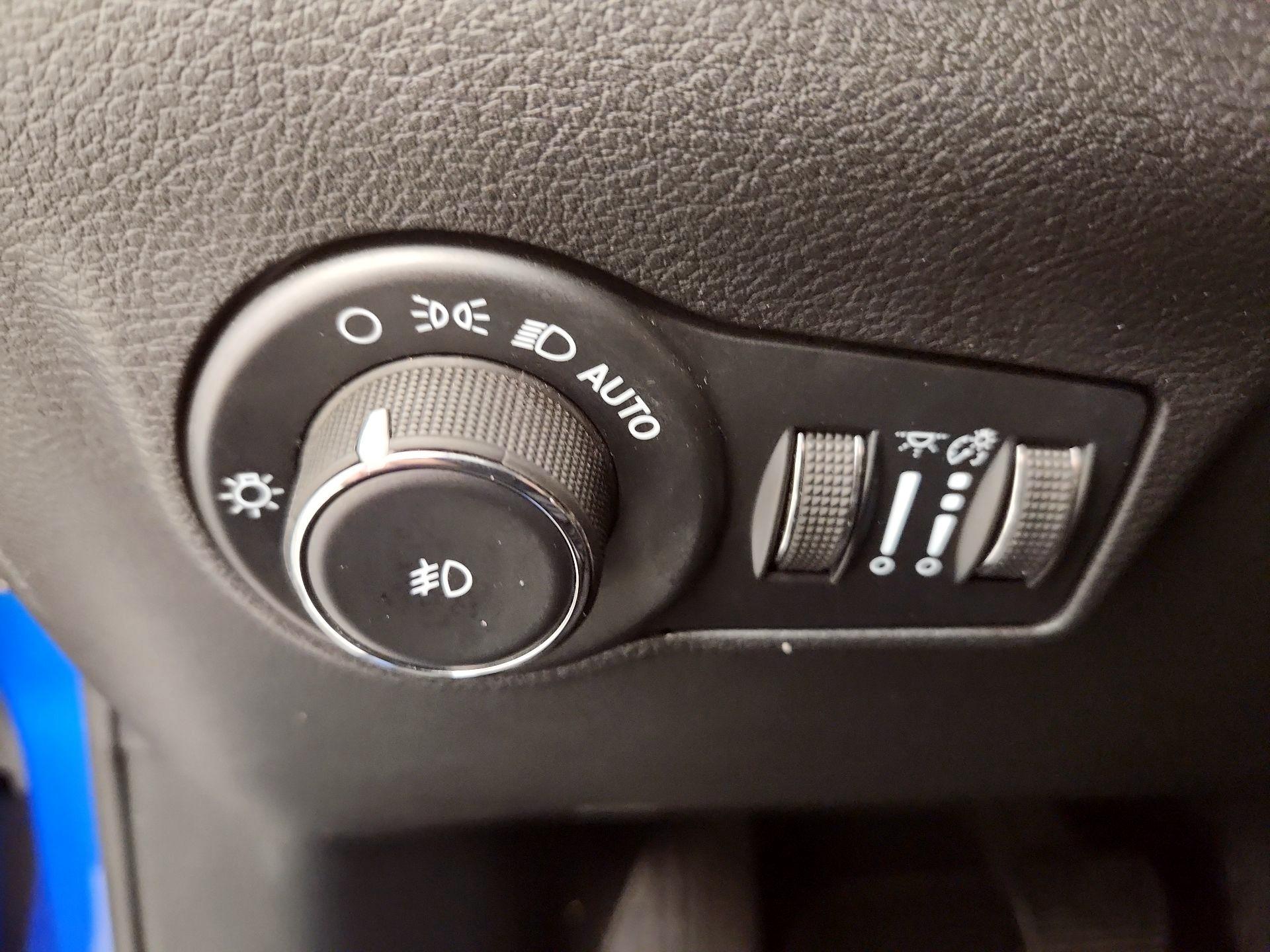 Thumbnail: 2023 Jeep Compass - 13