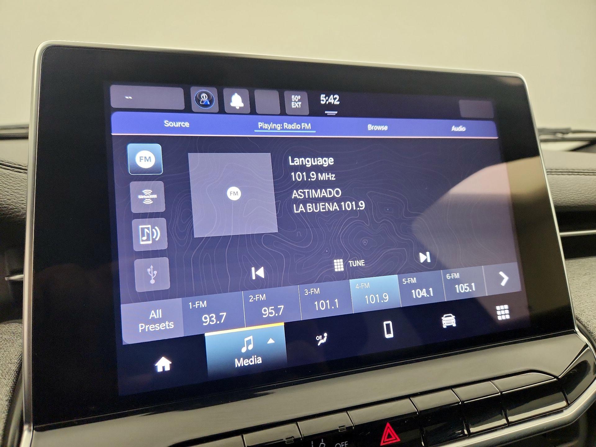 Thumbnail: 2023 Jeep Compass - 15