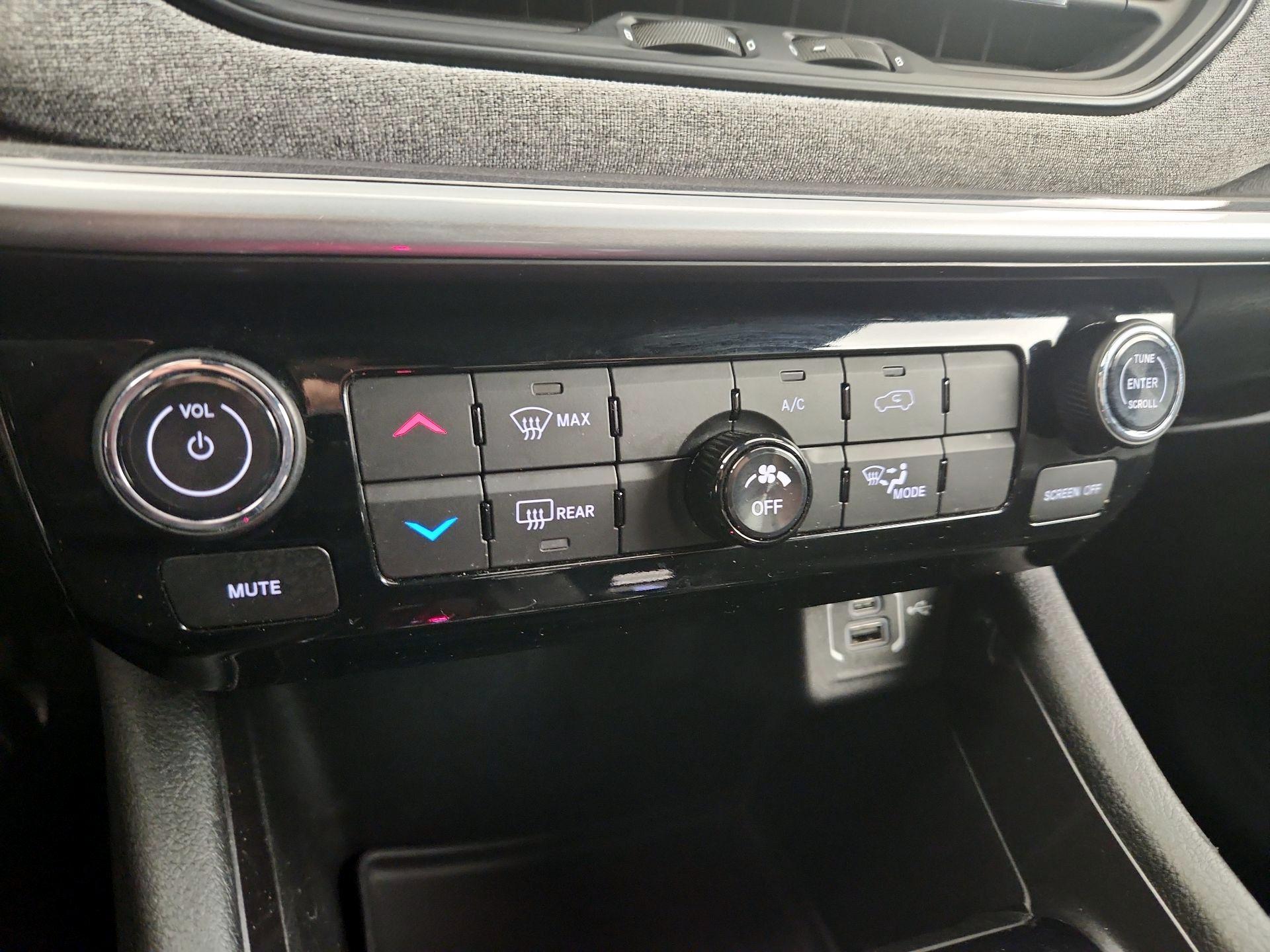 Thumbnail: 2023 Jeep Compass - 16