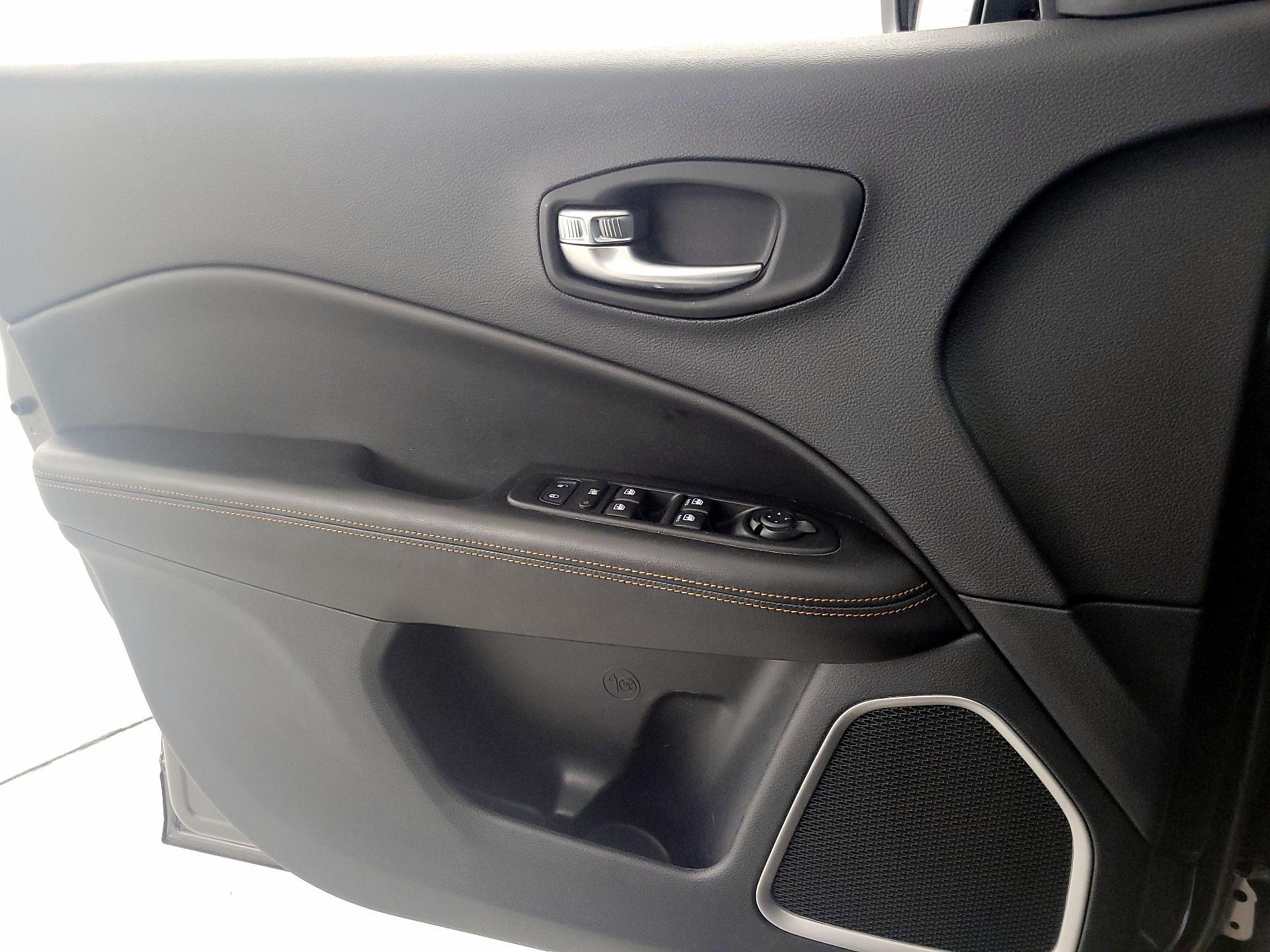 Thumbnail: 2020 Jeep Compass - 12