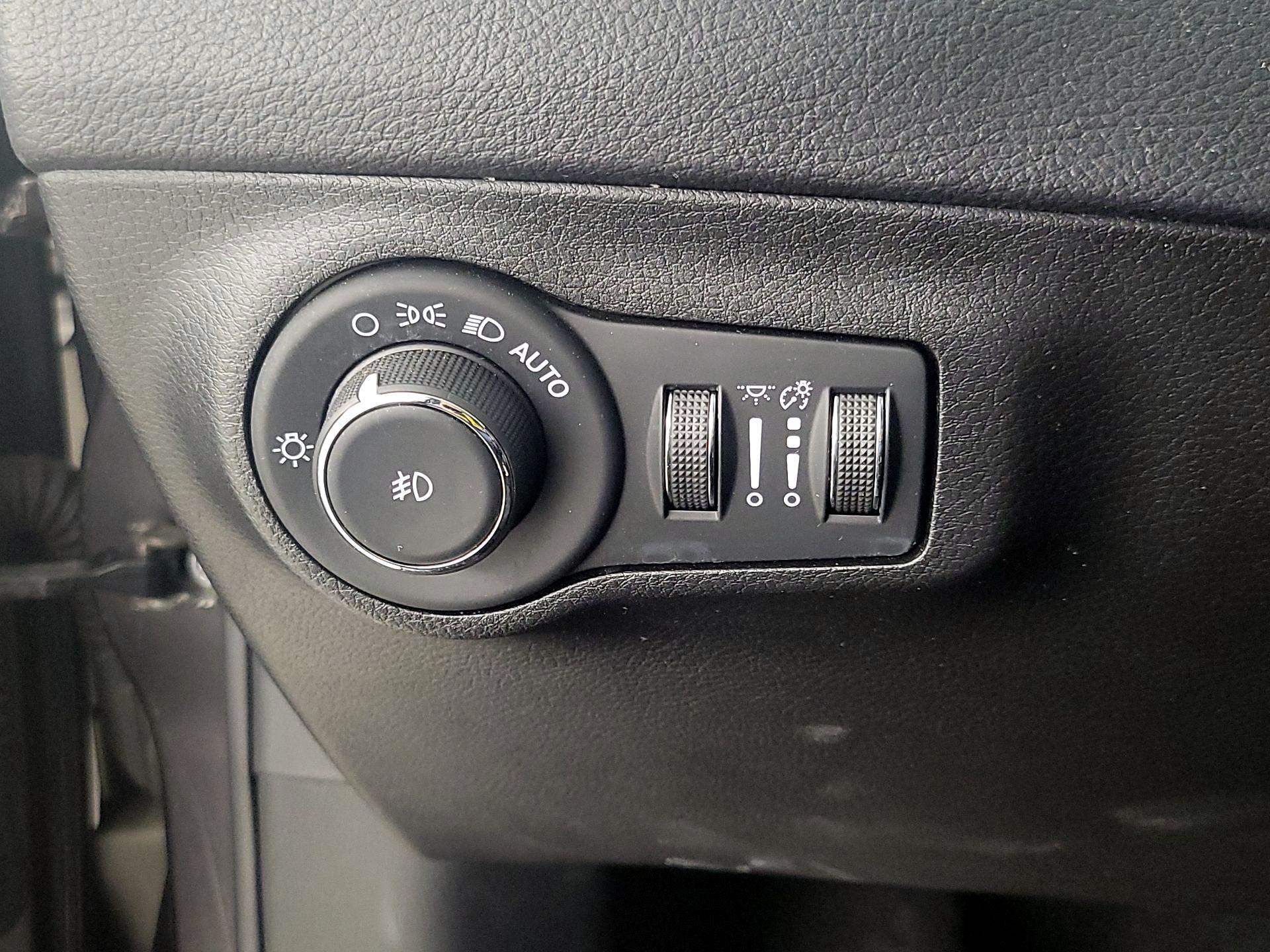 Thumbnail: 2020 Jeep Compass - 13