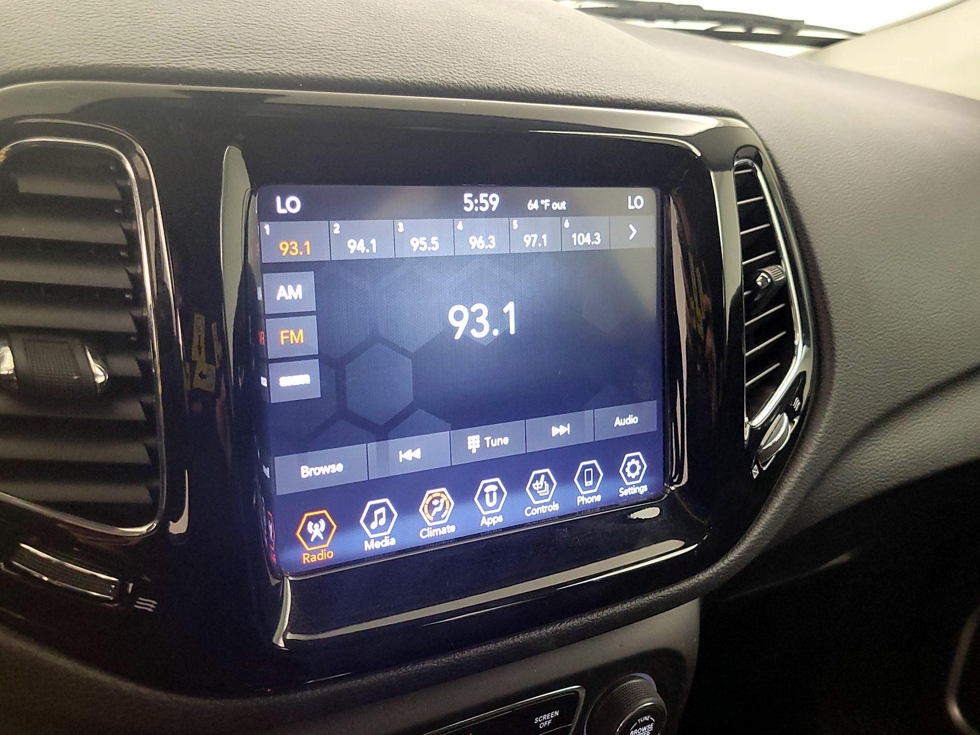 Thumbnail: 2020 Jeep Compass - 15