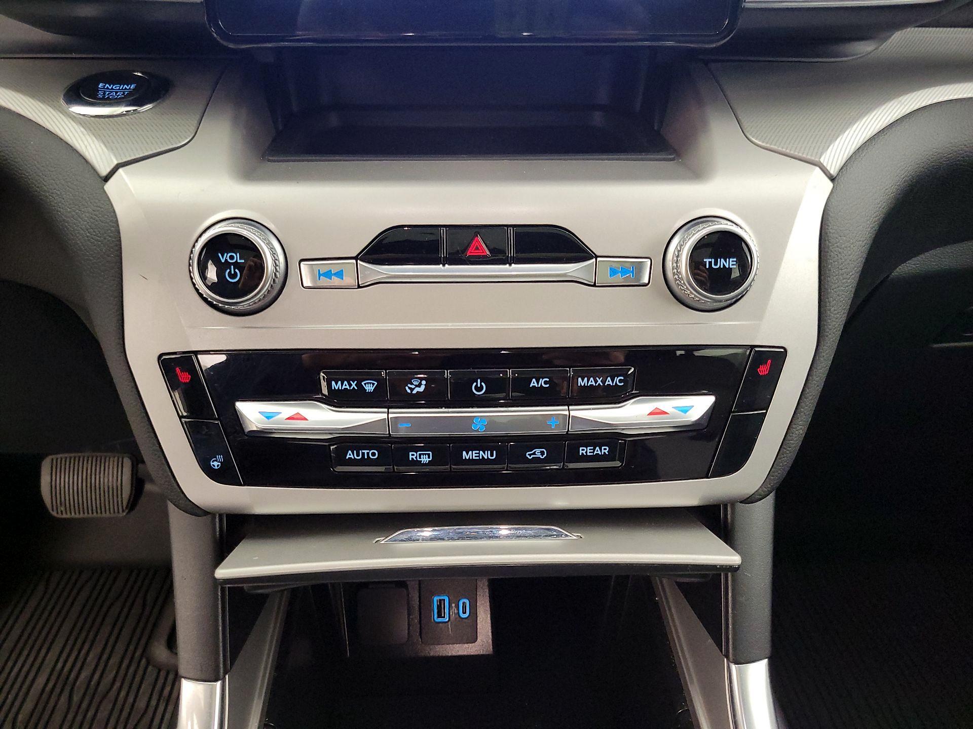 Thumbnail: 2022 Ford Explorer - 17