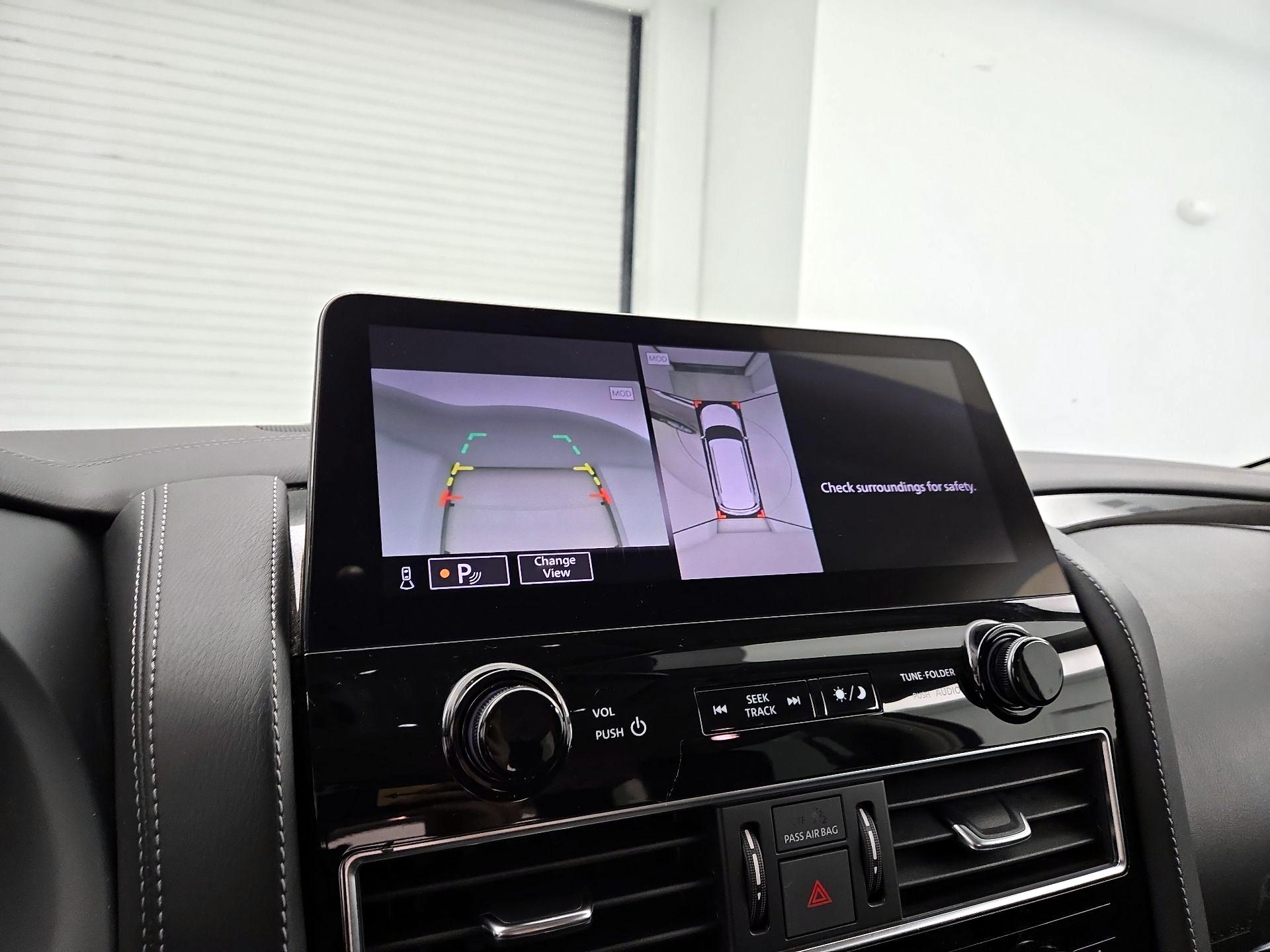 Thumbnail: 2024 INFINITI QX80 - 15