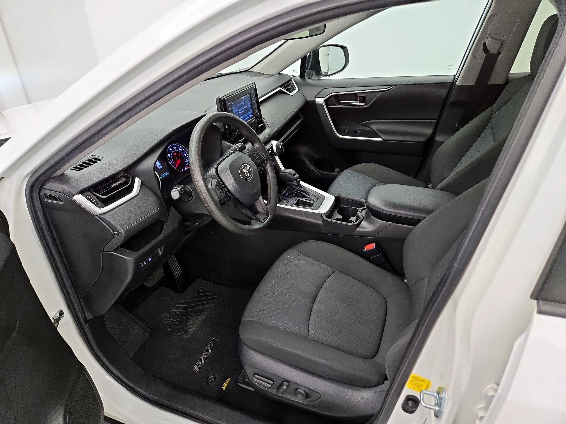 Thumbnail: 2021 Toyota RAV4 - 11