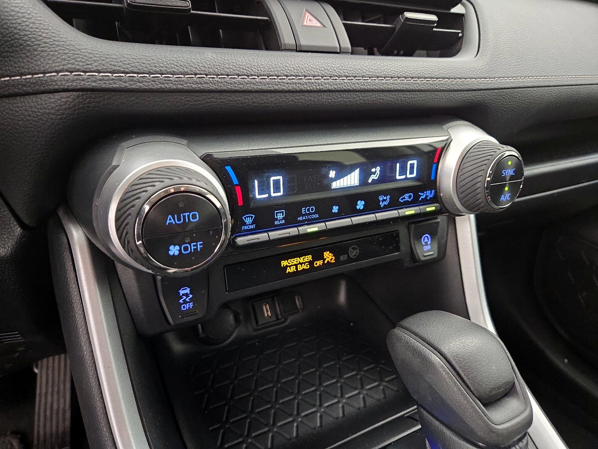 Thumbnail: 2021 Toyota RAV4 - 16