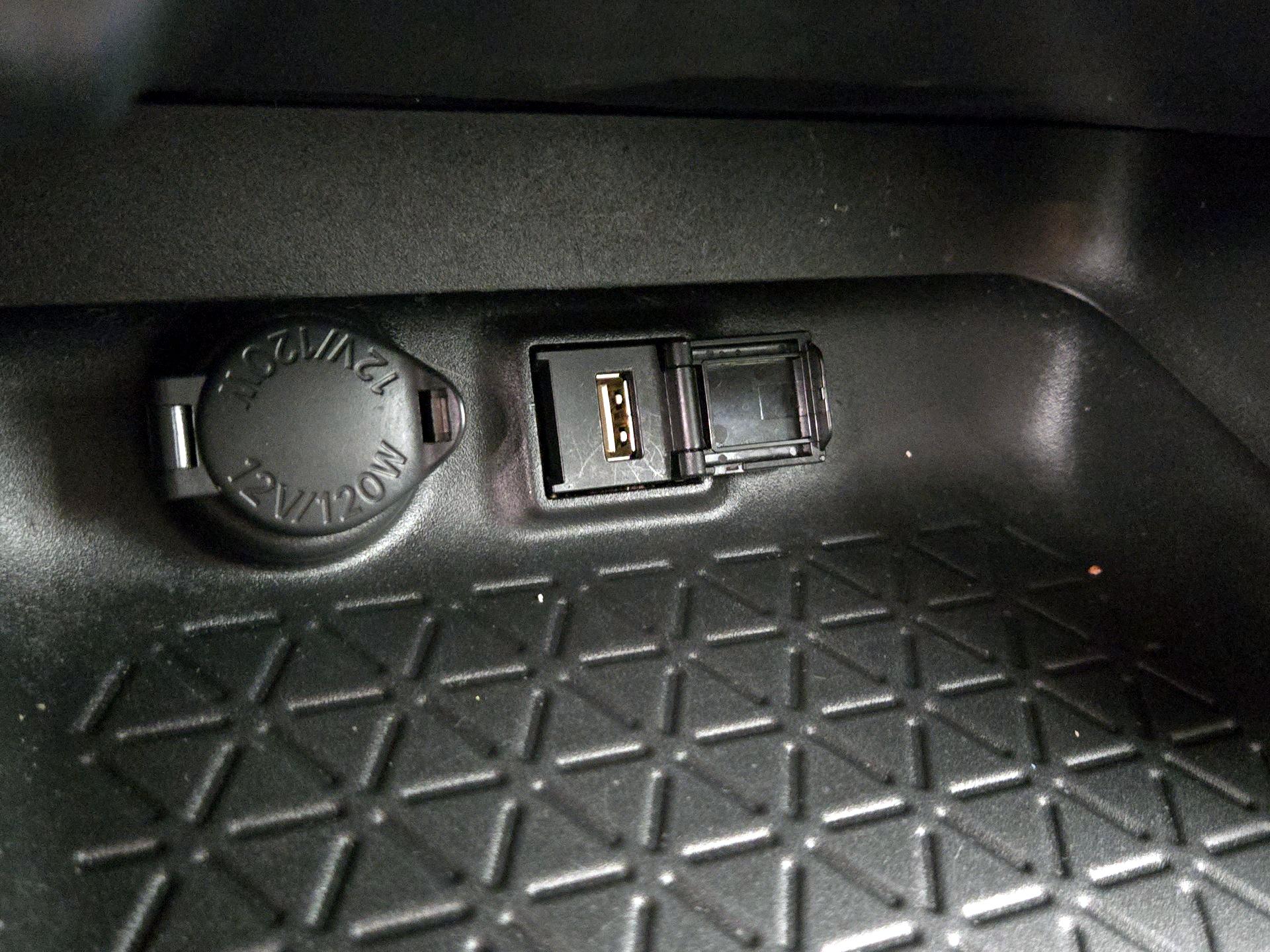 Thumbnail: 2021 Toyota RAV4 - 18