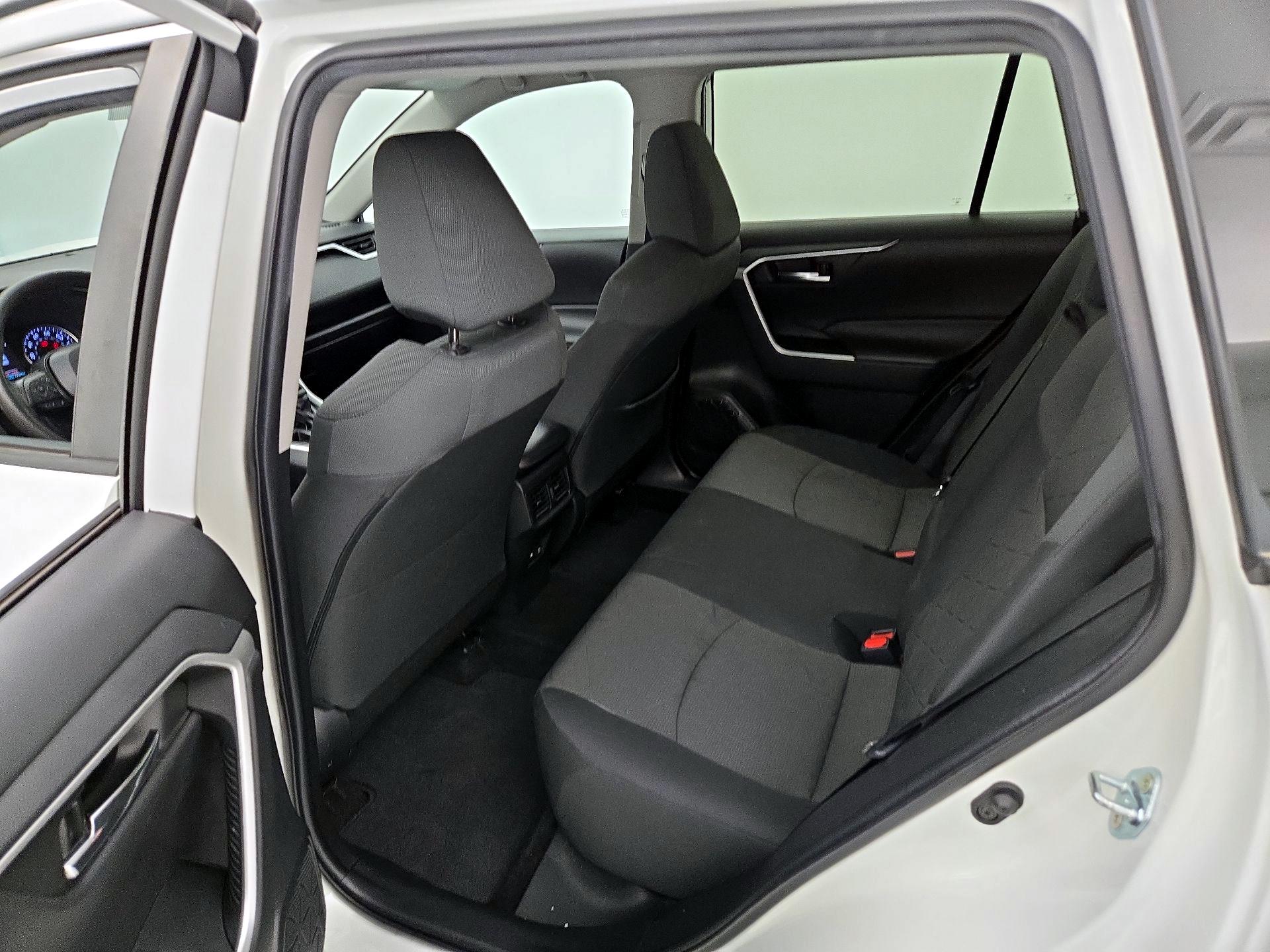 Thumbnail: 2021 Toyota RAV4 - 19