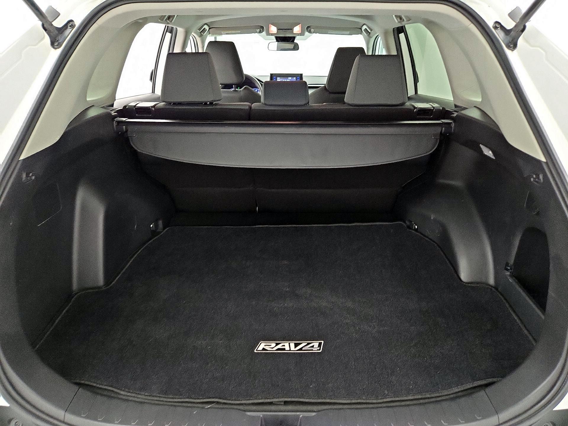 Thumbnail: 2021 Toyota RAV4 - 20