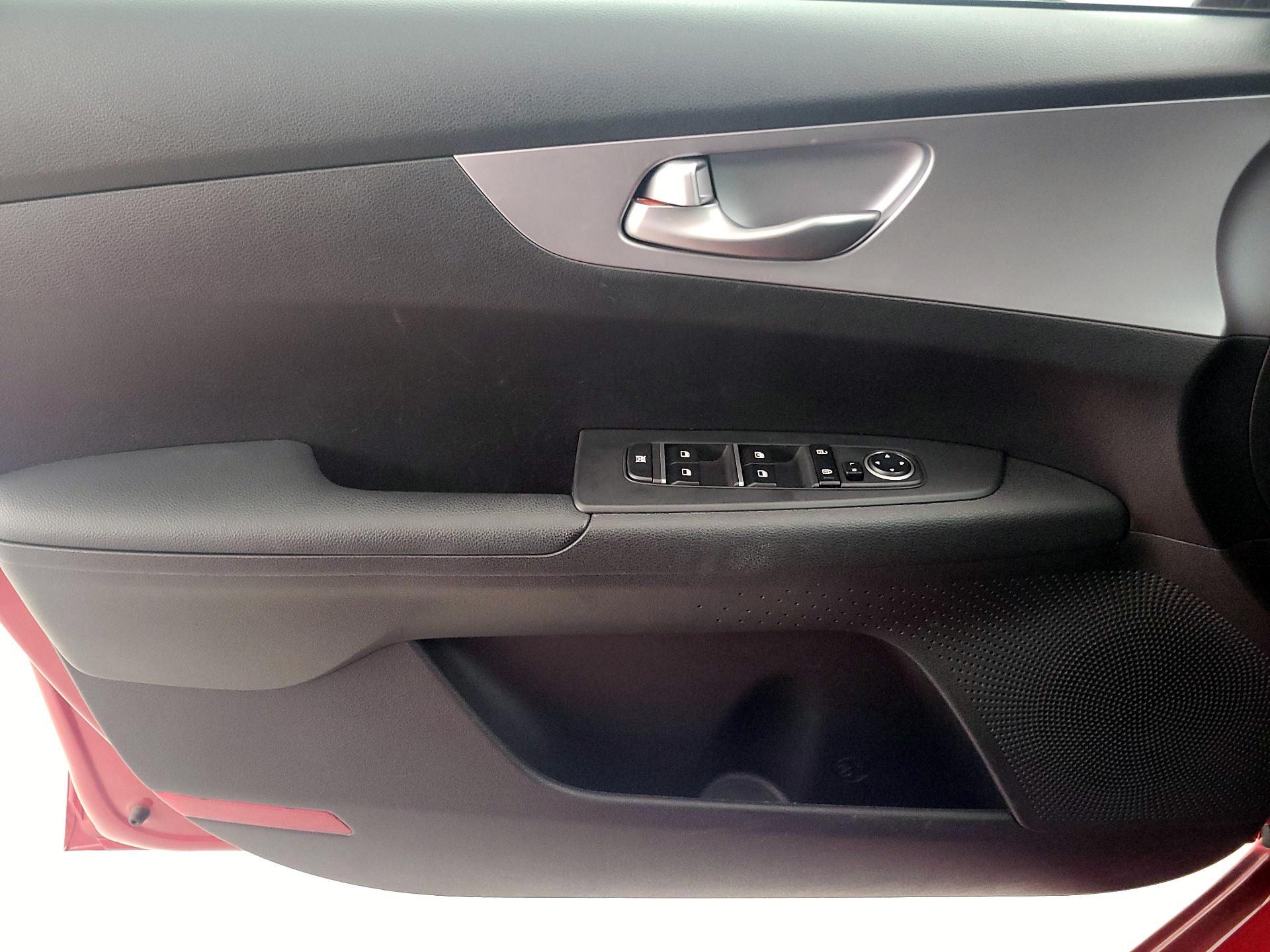 Thumbnail: 2024 Kia Forte - 12