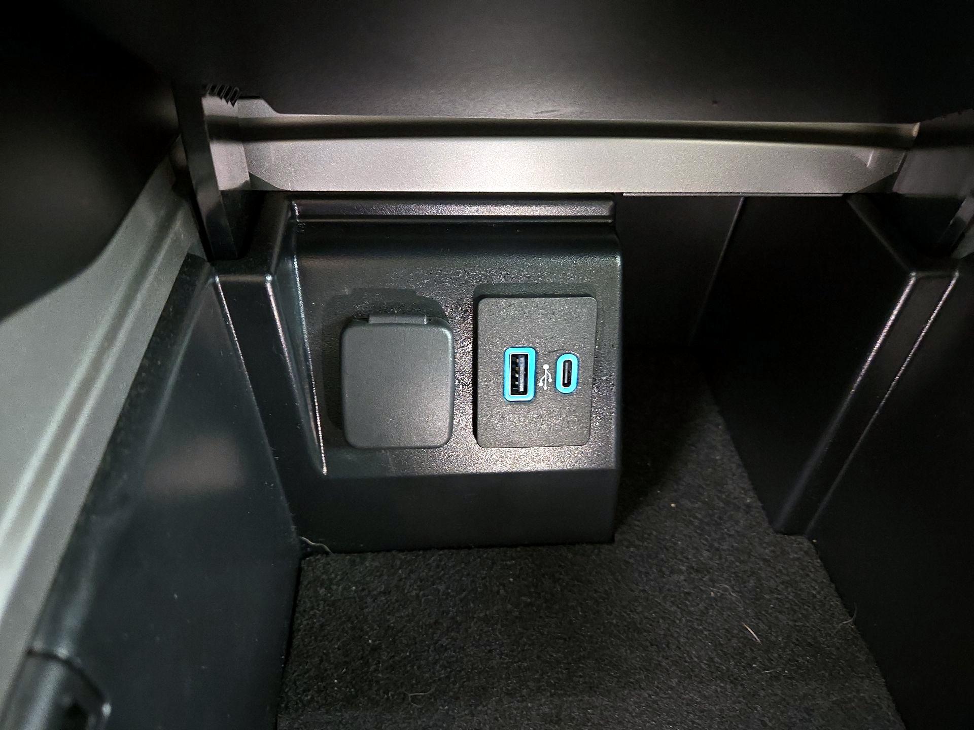 Thumbnail: 2023 Ford Explorer - 18