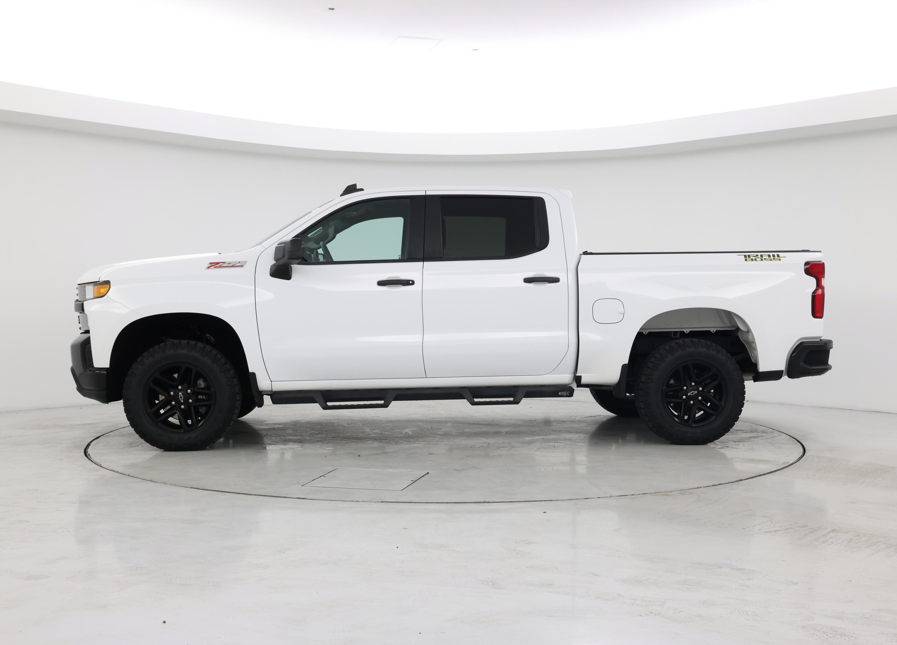 Thumbnail: 2020 Chevrolet Silverado 1500 - 3