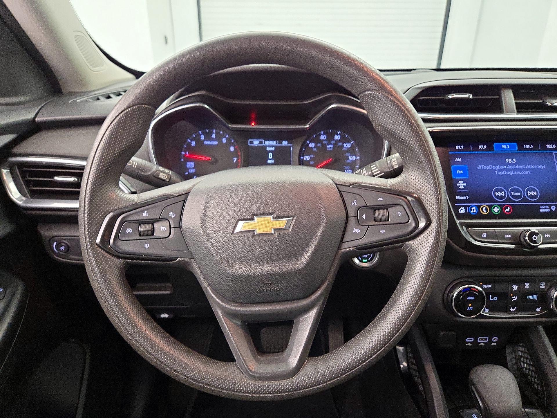 Thumbnail: 2023 Chevrolet TrailBlazer - 10