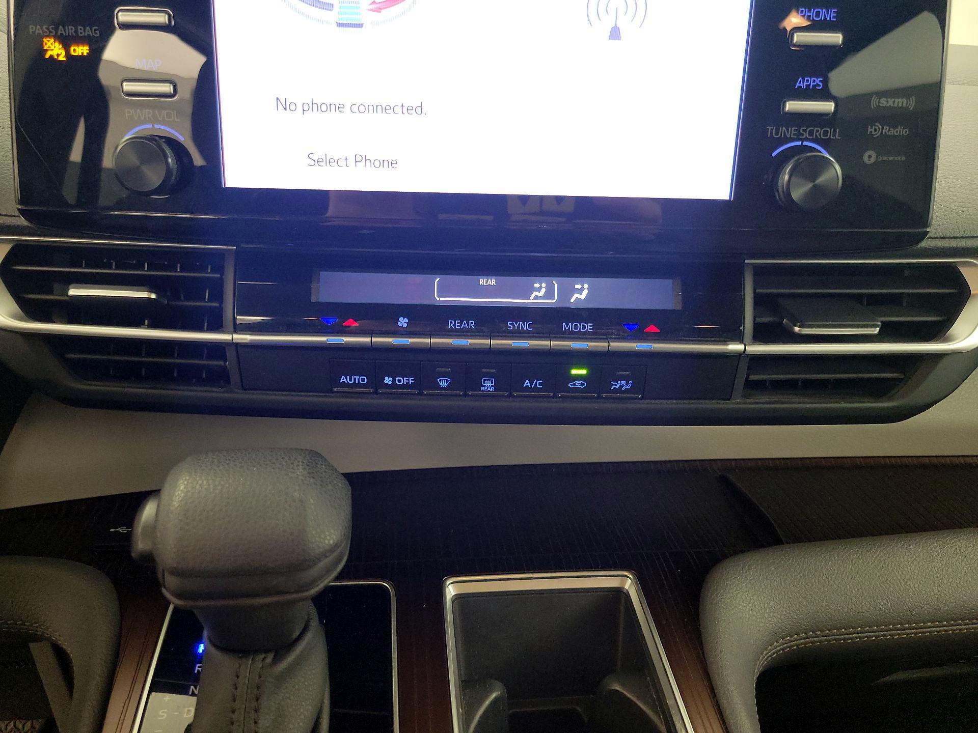 Thumbnail: 2023 Toyota Sienna - 16