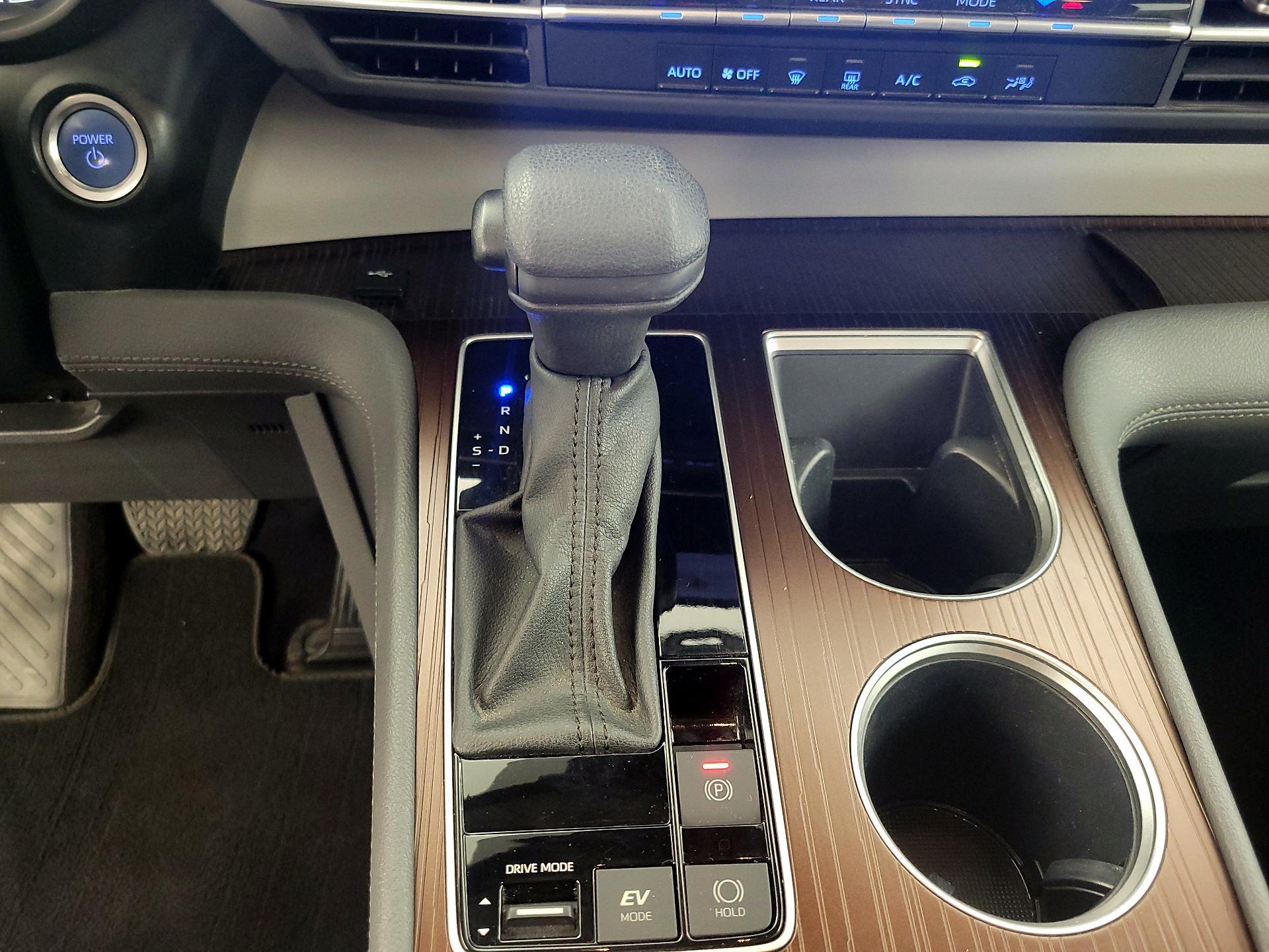 Thumbnail: 2023 Toyota Sienna - 17