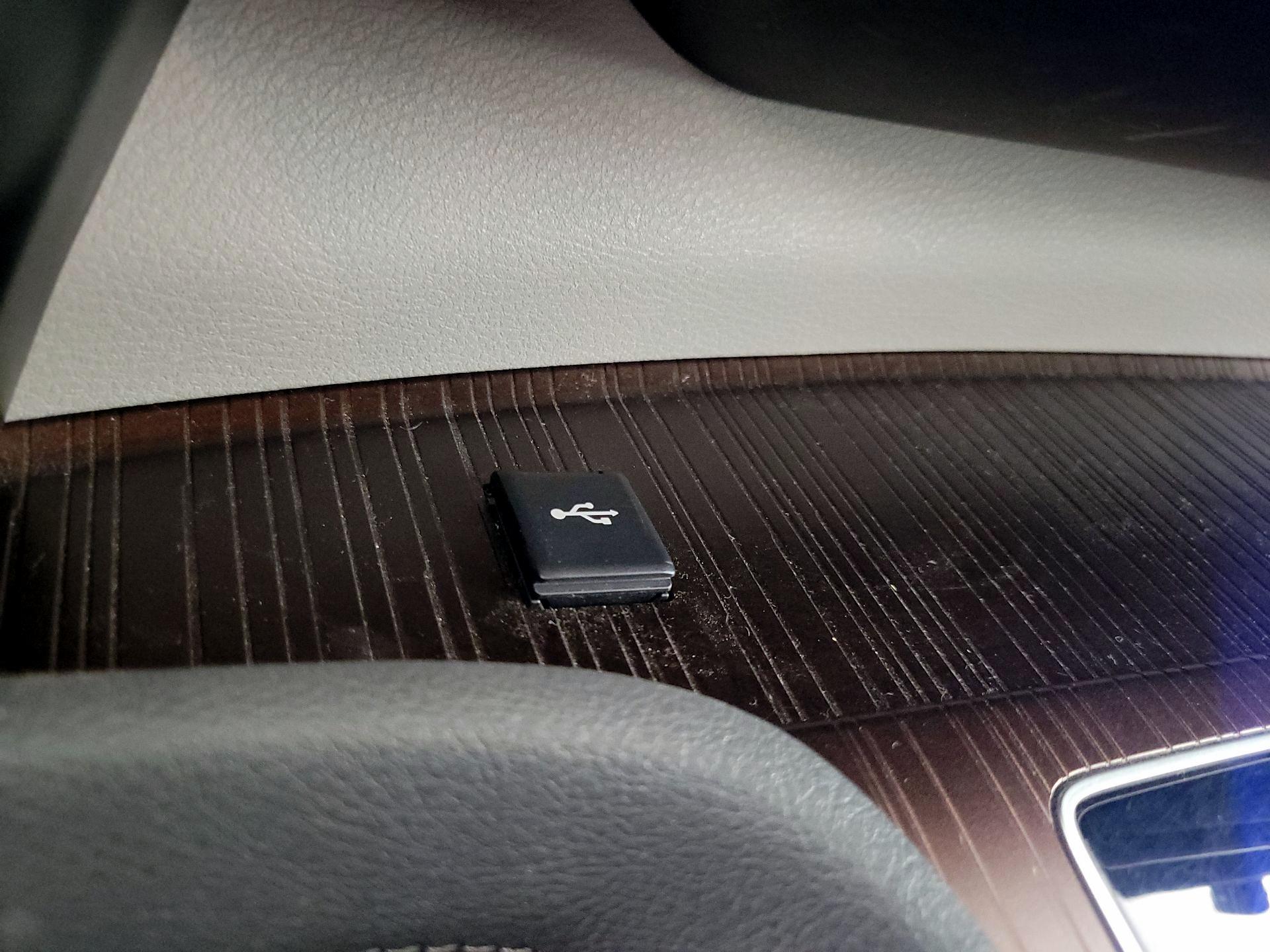 Thumbnail: 2023 Toyota Sienna - 18