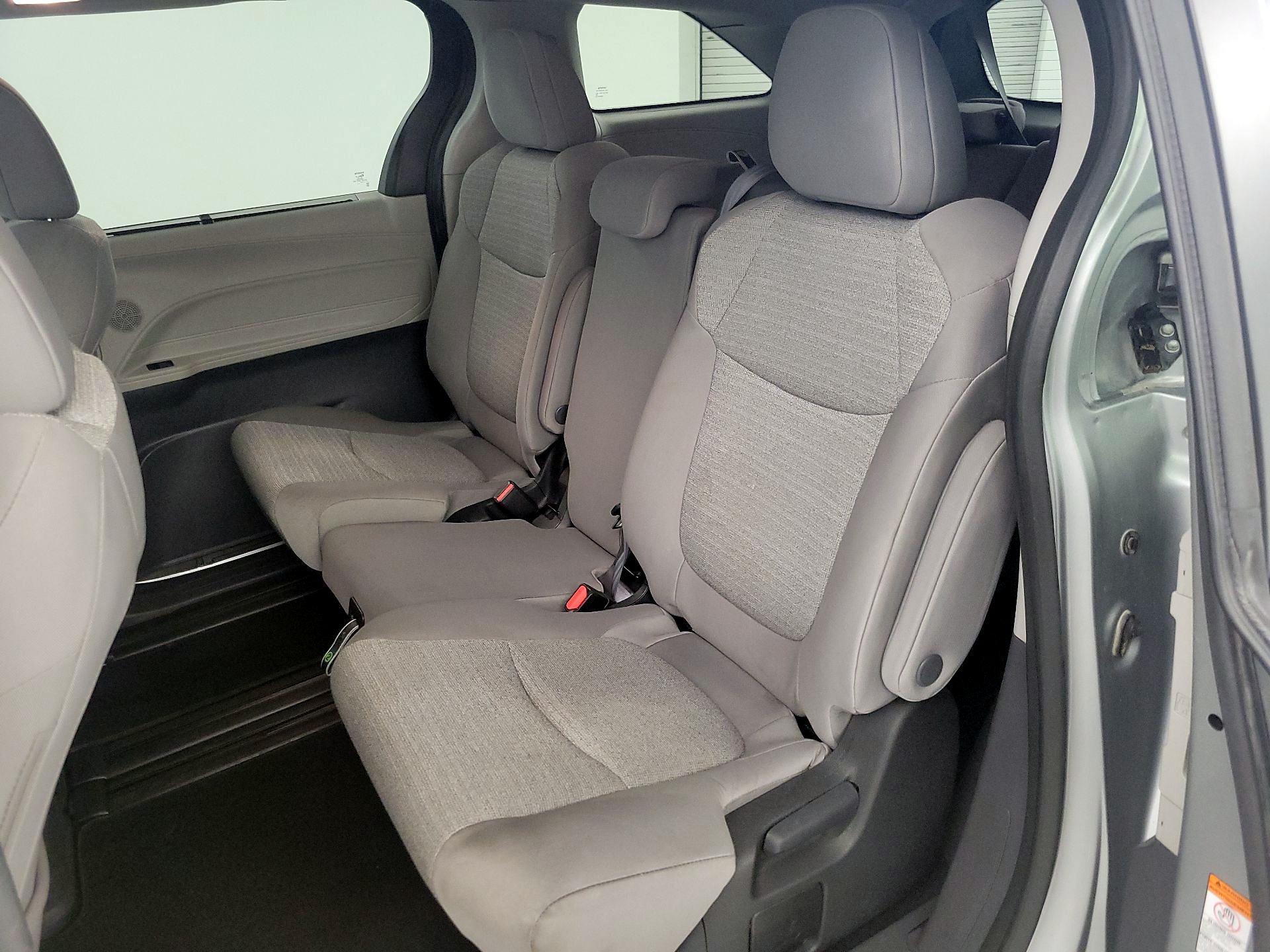 Thumbnail: 2023 Toyota Sienna - 19