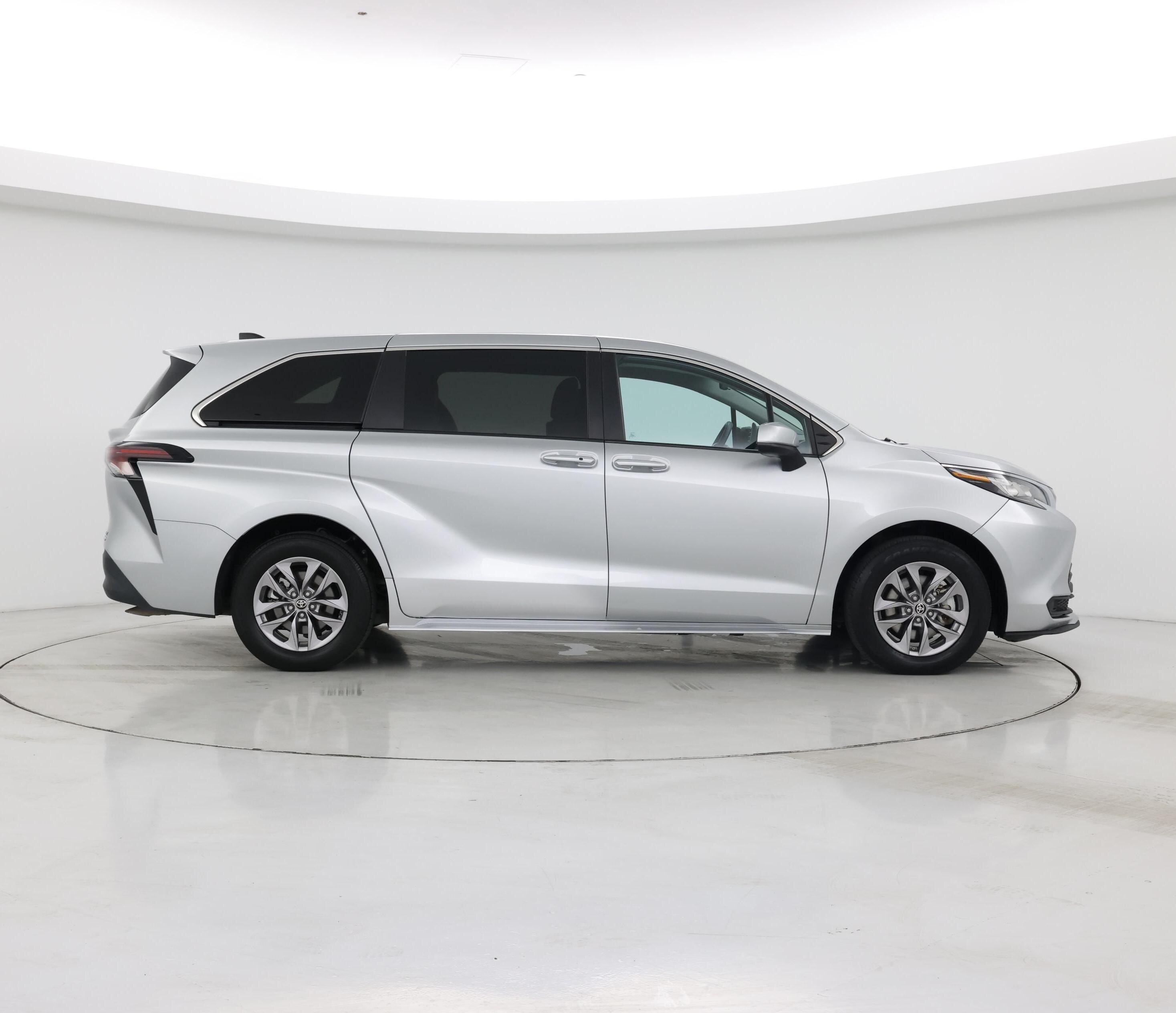 Thumbnail: 2023 Toyota Sienna - 7