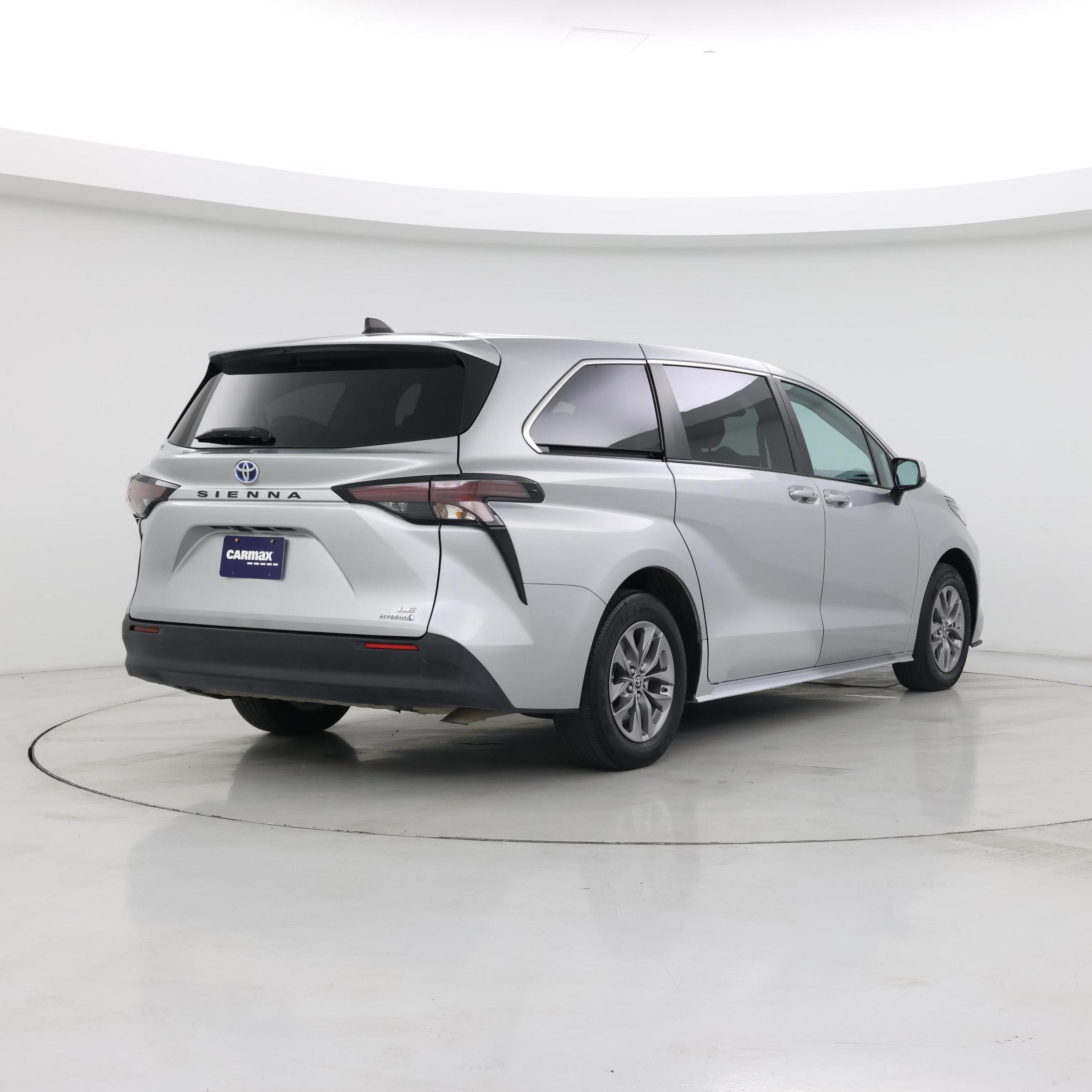 Thumbnail: 2023 Toyota Sienna - 8