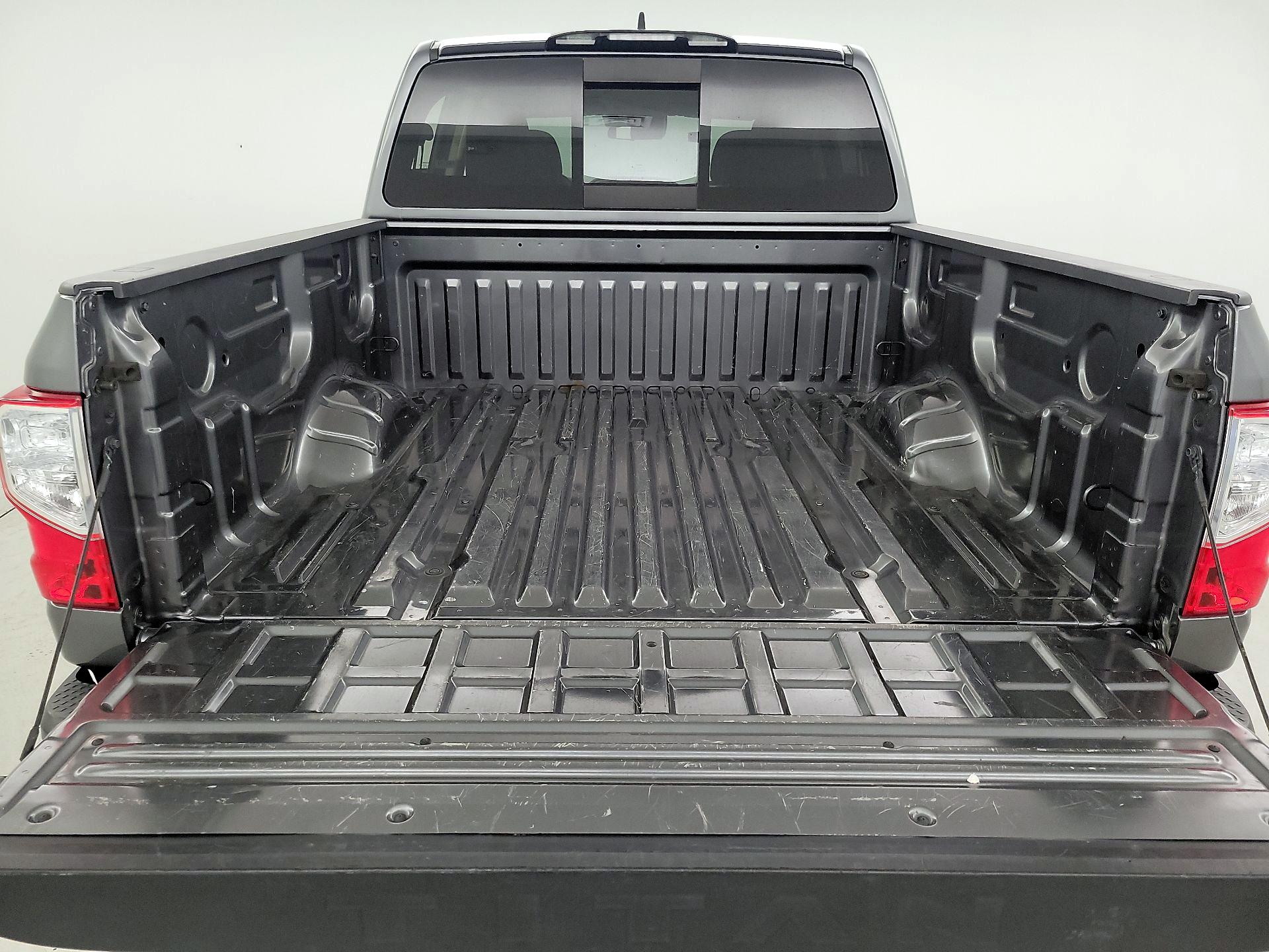 Thumbnail: 2023 Nissan Titan - 20