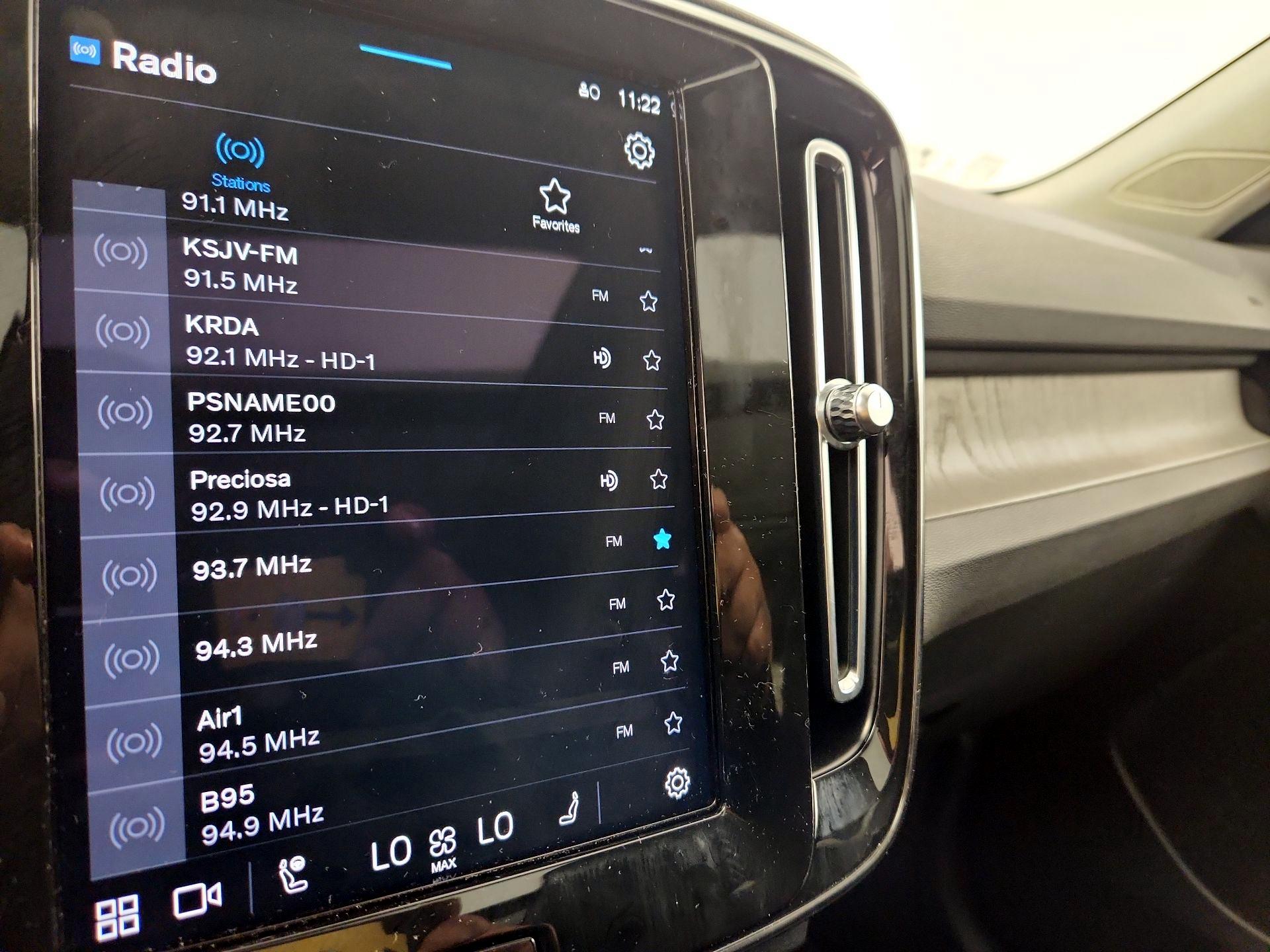 Thumbnail: 2023 Volvo XC40 - 15