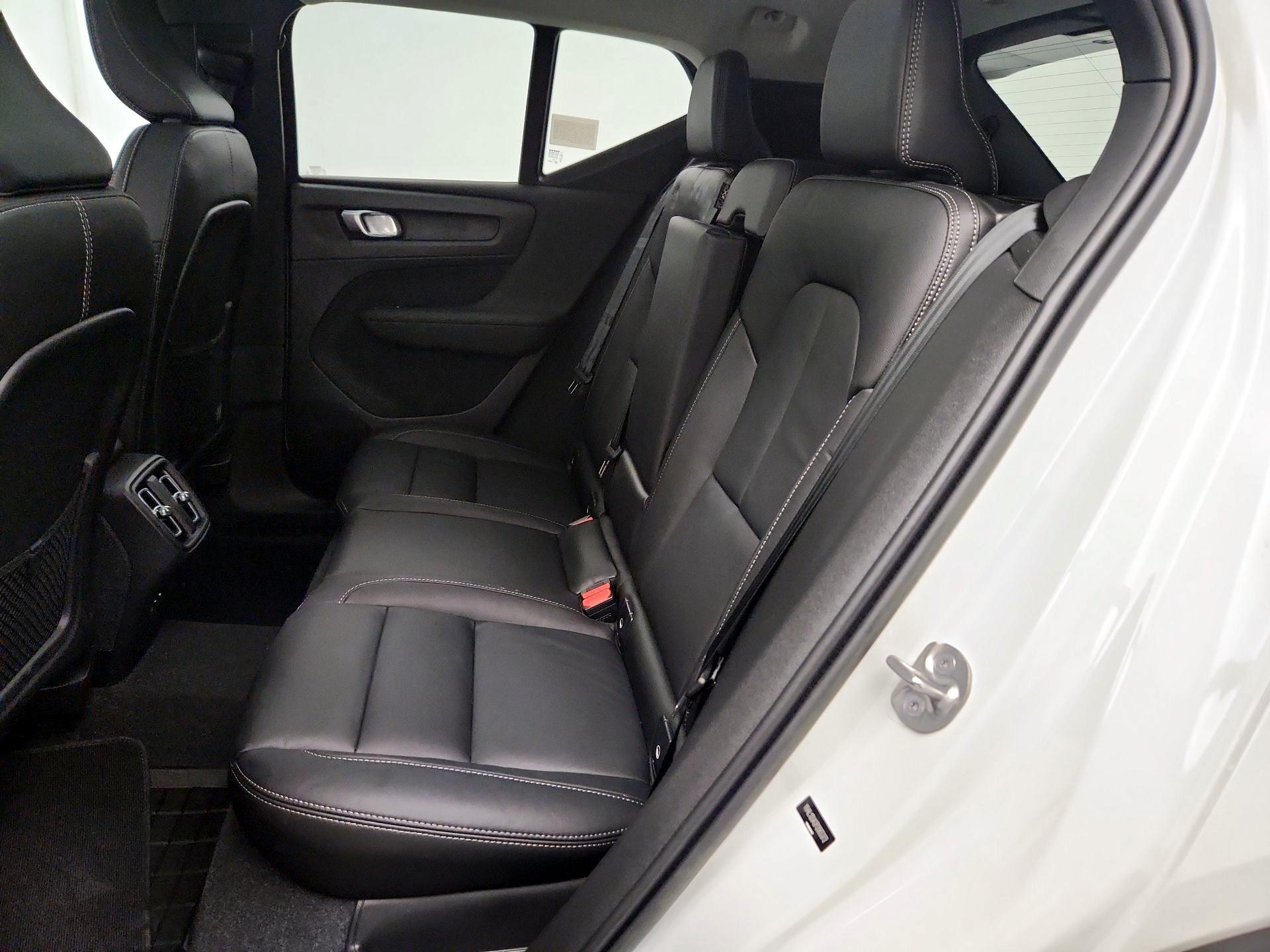 Thumbnail: 2023 Volvo XC40 - 20