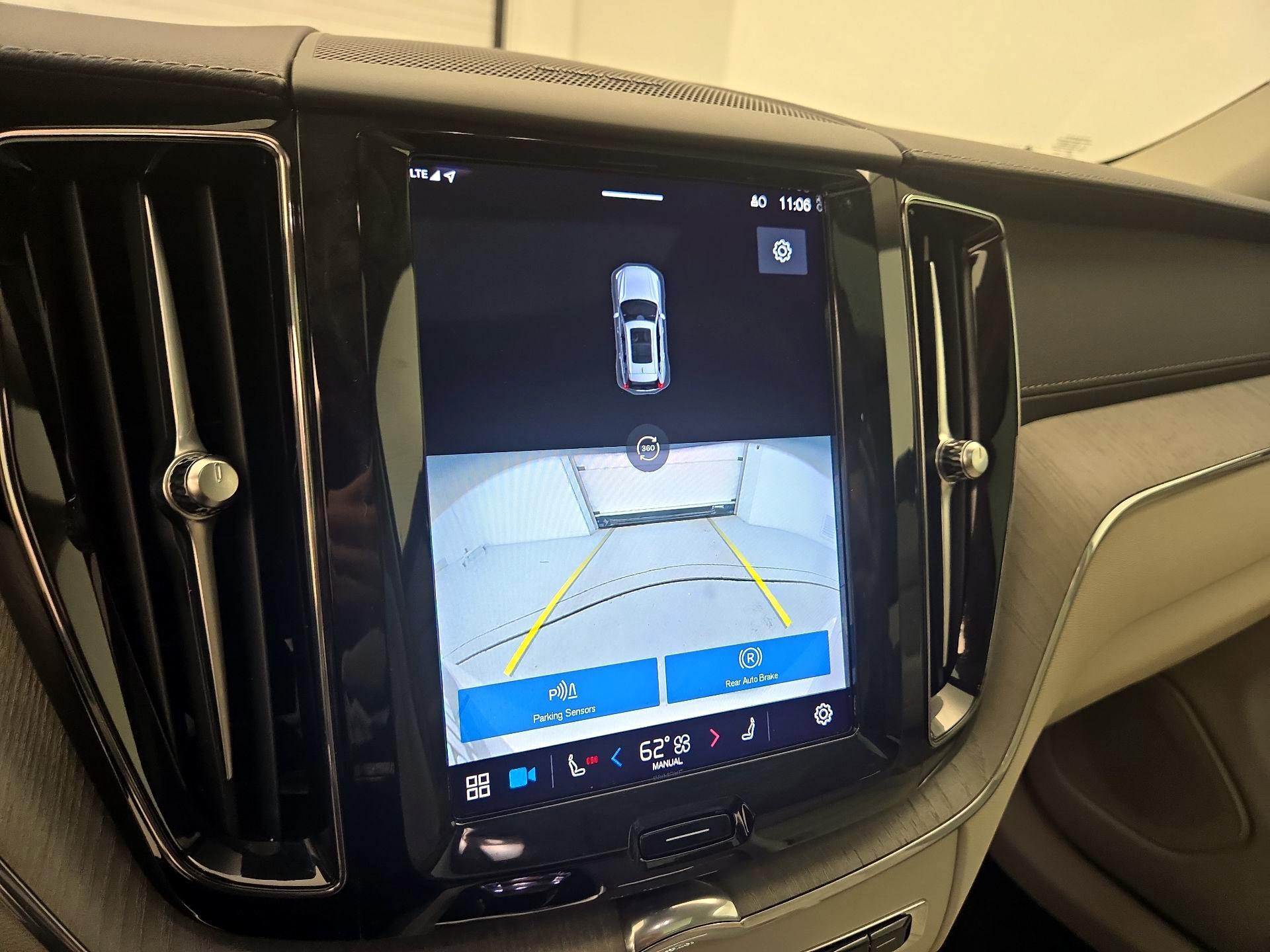 Thumbnail: 2023 Volvo XC60 - 14