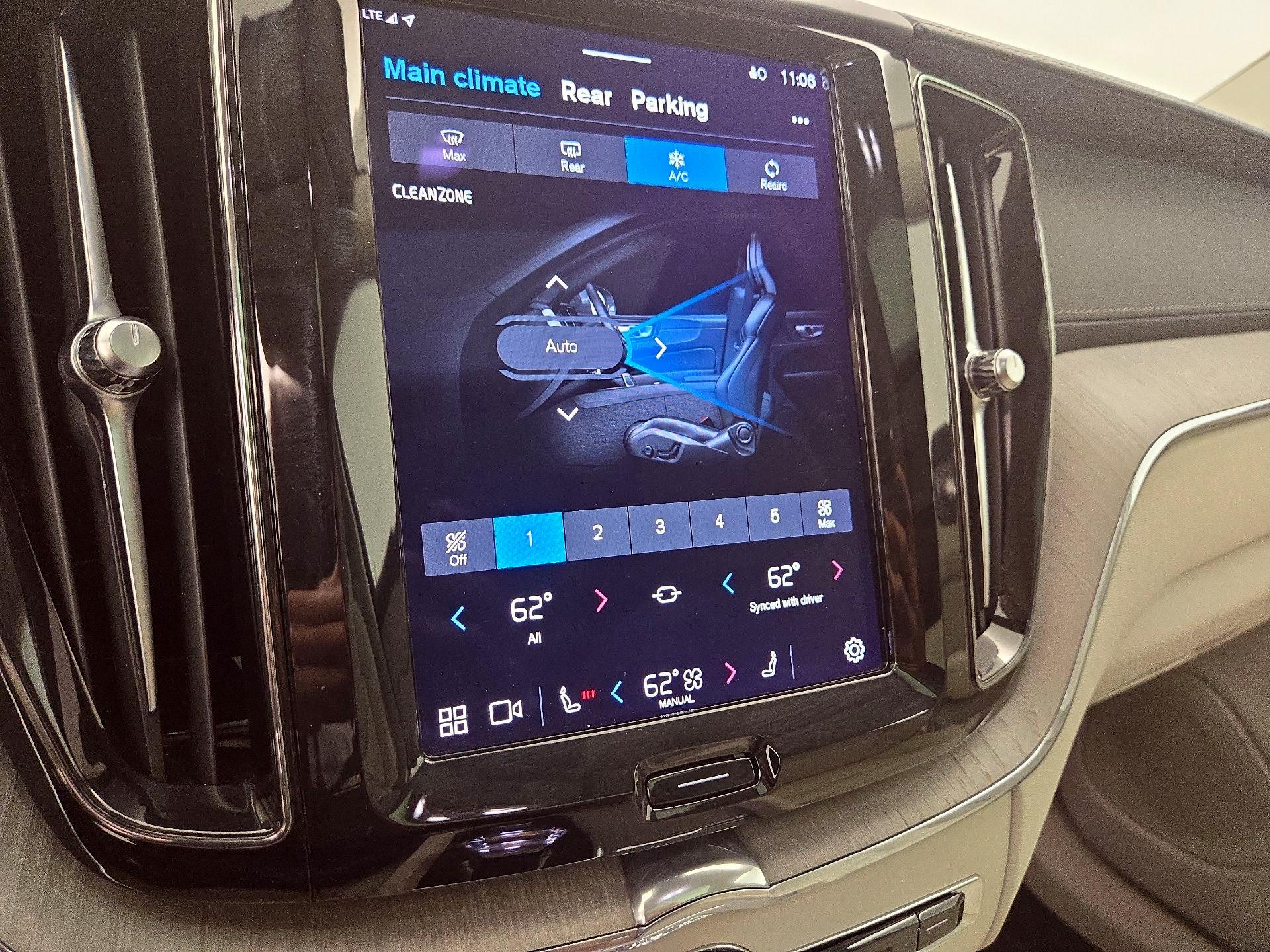 Thumbnail: 2023 Volvo XC60 - 16