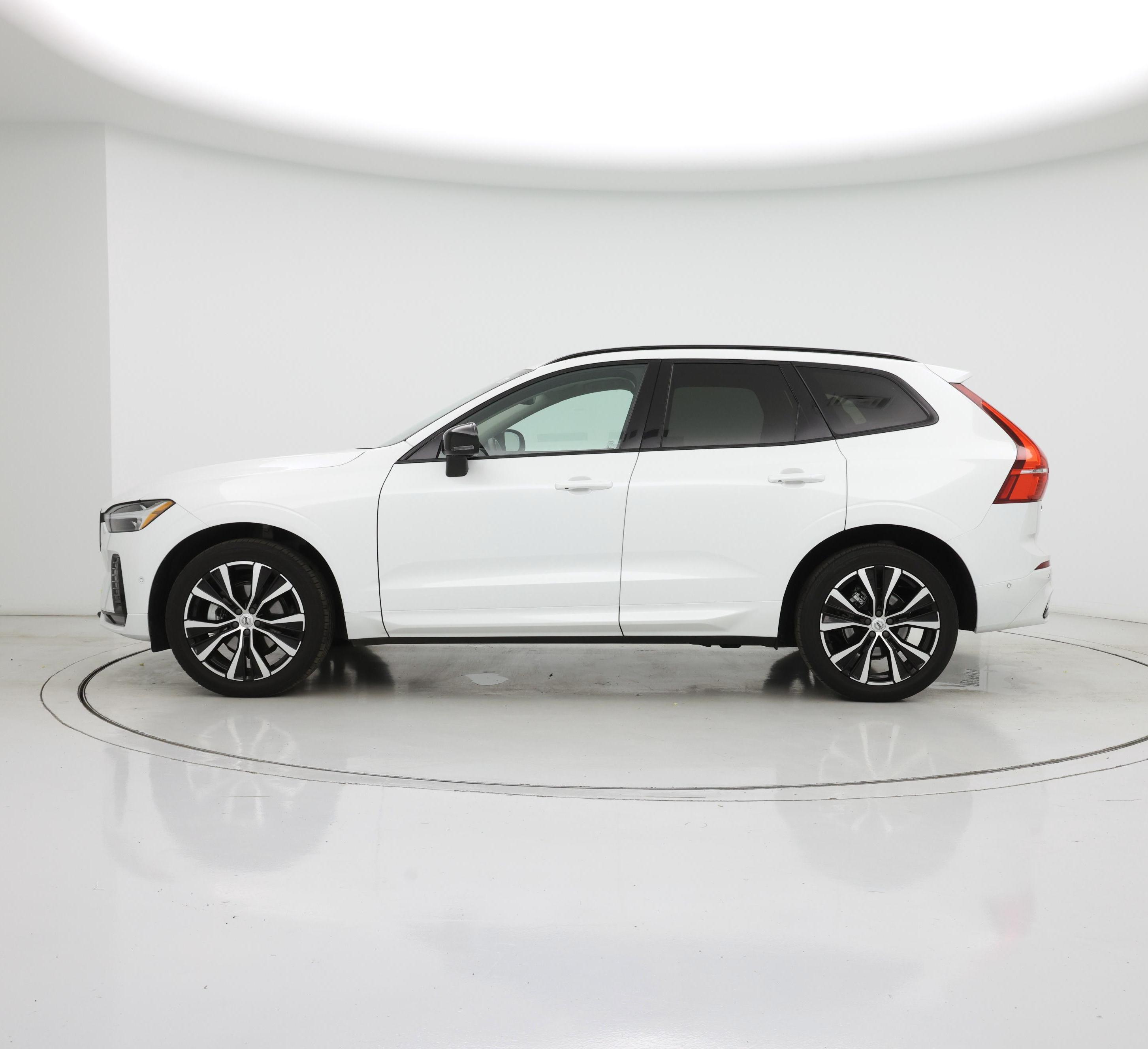Thumbnail: 2023 Volvo XC60 - 3