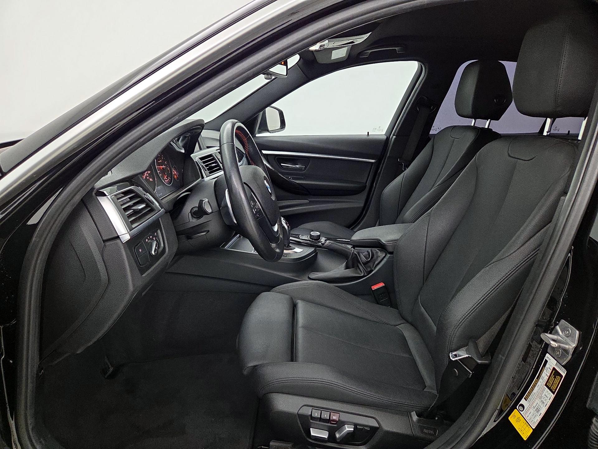 Thumbnail: 2017 BMW 3 Series - 11