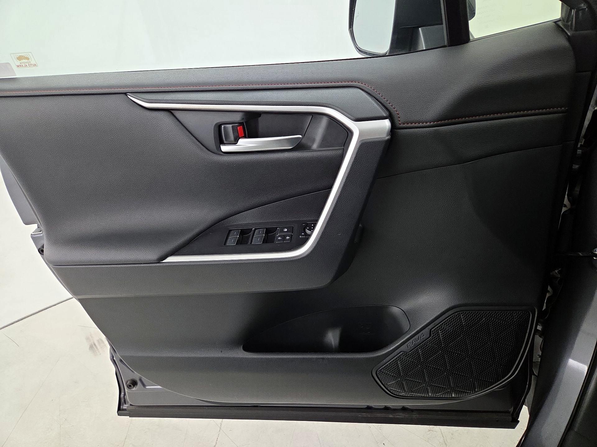 Thumbnail: 2024 Toyota RAV4 - 12