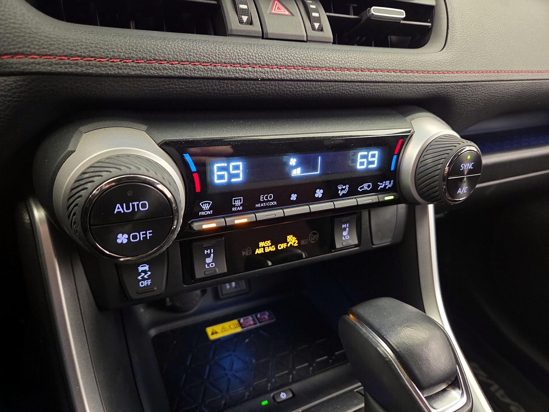 Thumbnail: 2024 Toyota RAV4 - 16