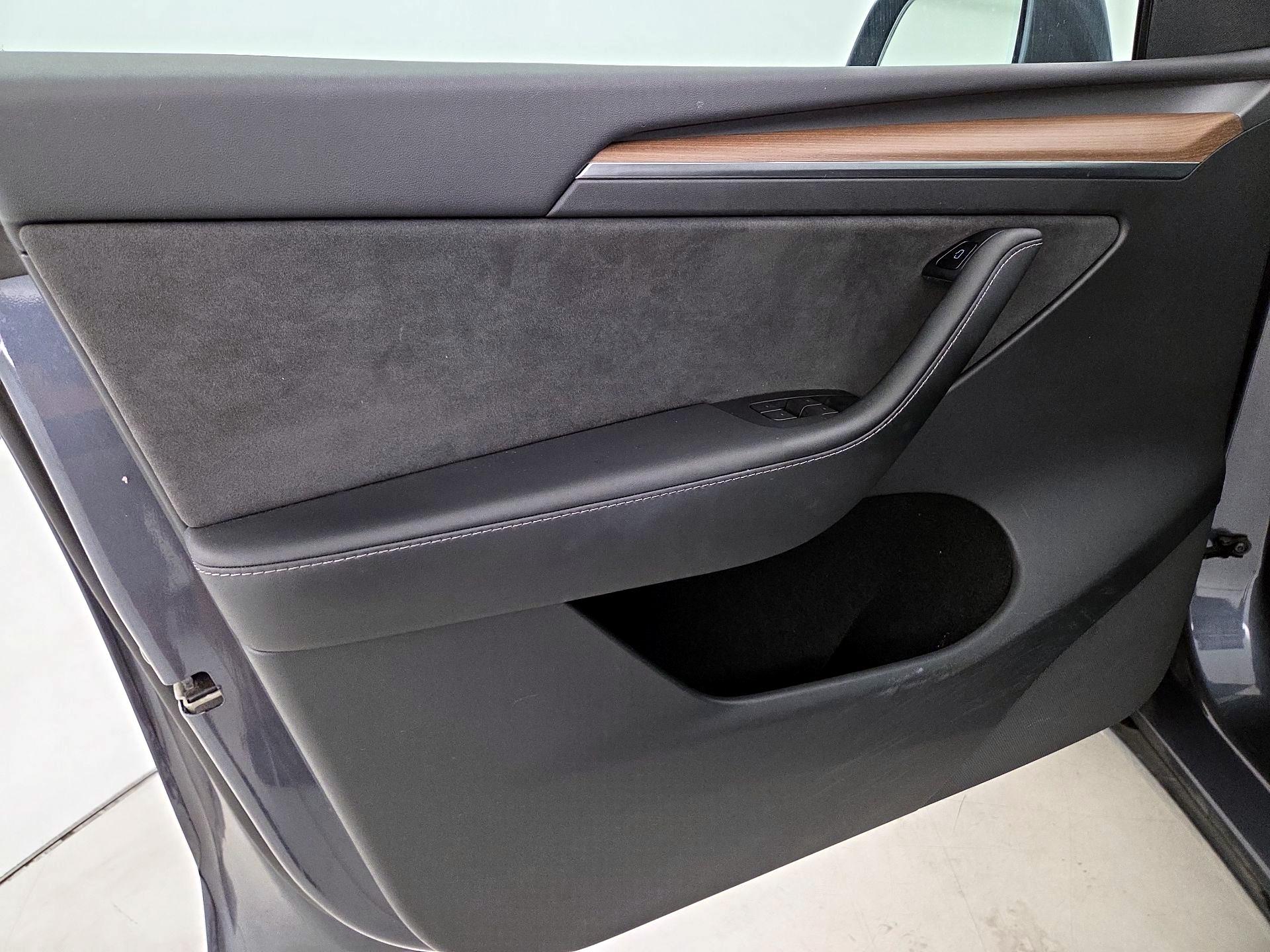 Thumbnail: 2022 Tesla Model Y - 12