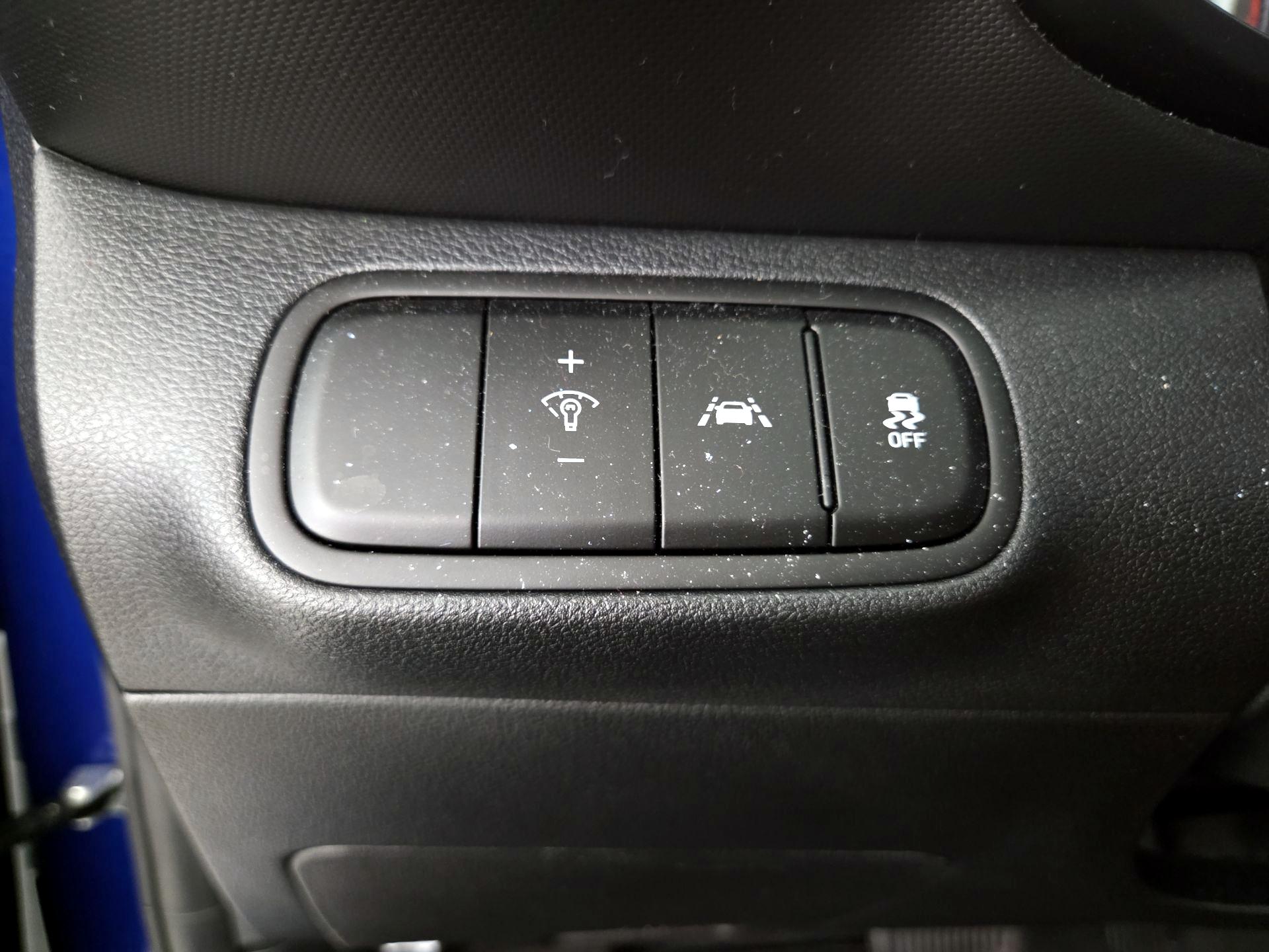 Thumbnail: 2022 Hyundai Venue - 13