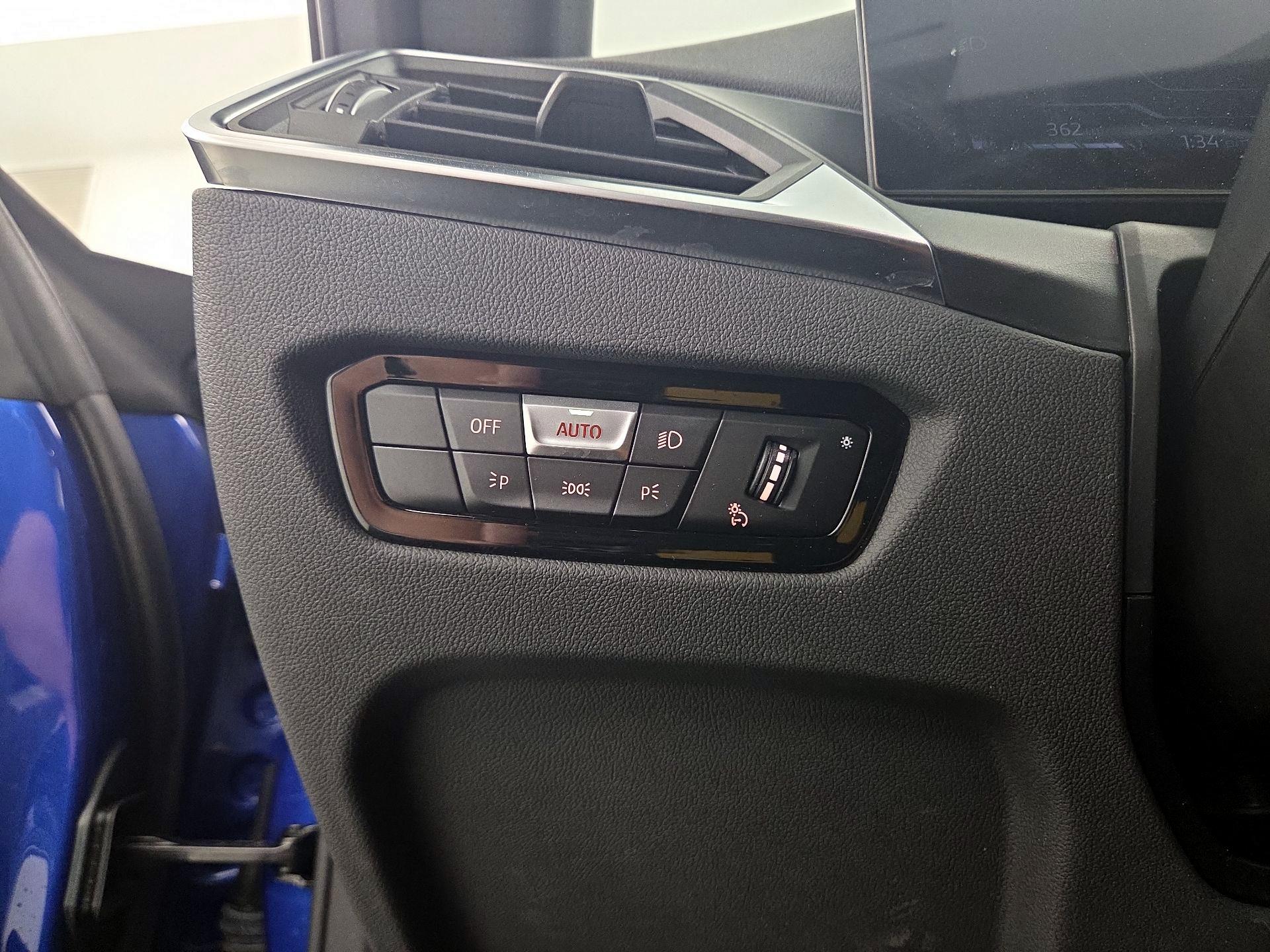 Thumbnail: 2024 BMW 2 Series - 13