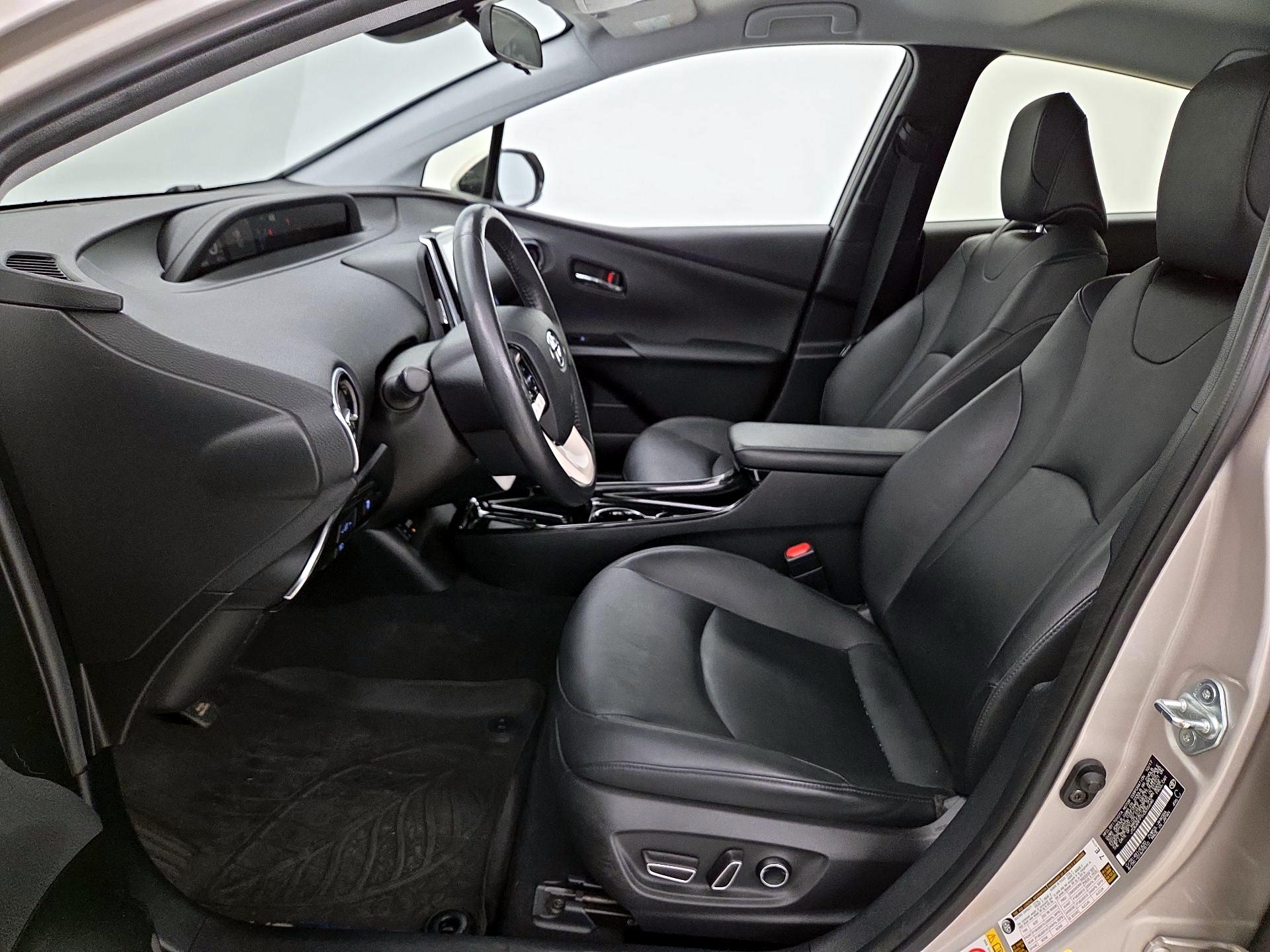 Thumbnail: 2017 Toyota Prius Prime - 11