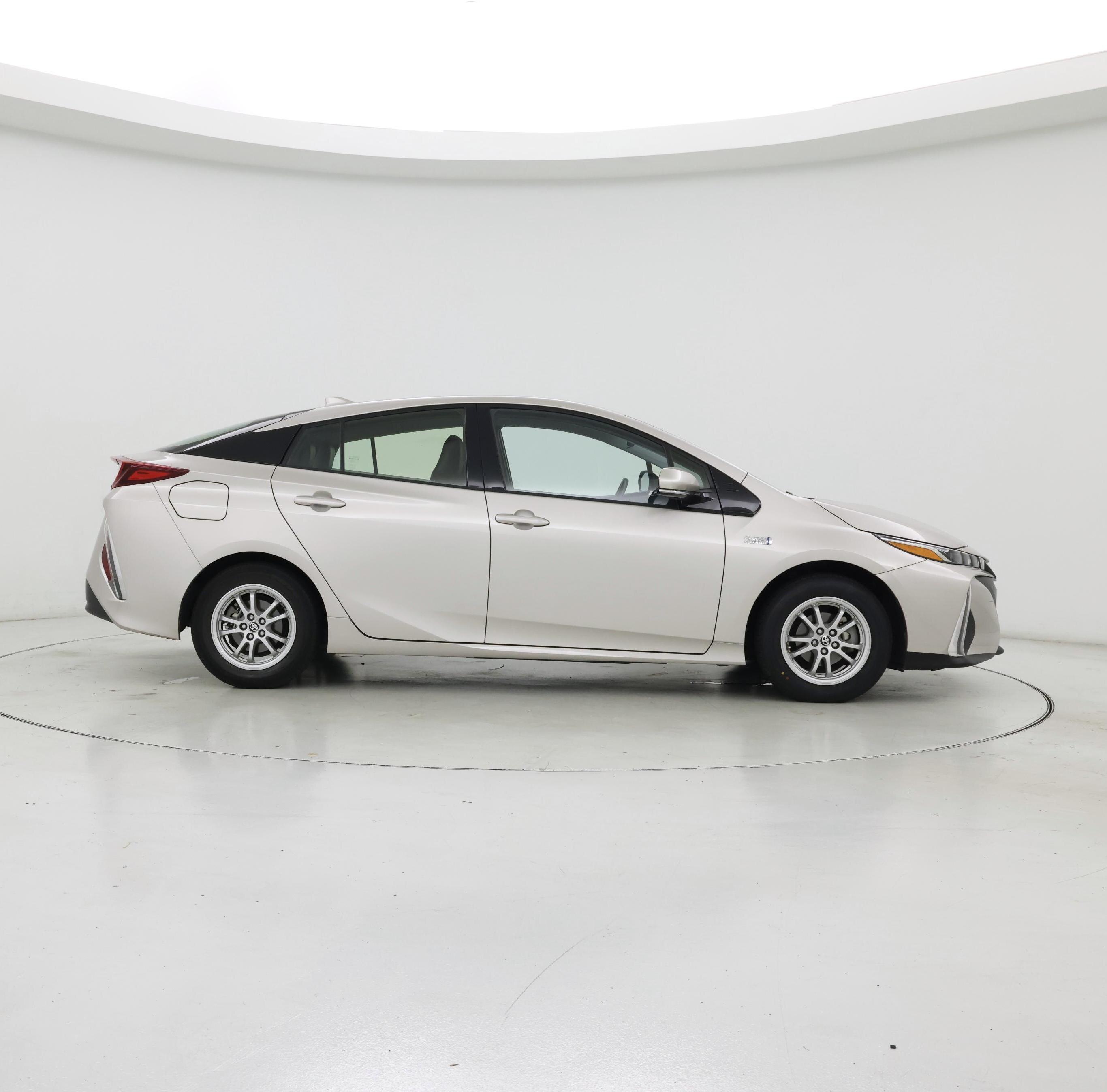 Thumbnail: 2017 Toyota Prius Prime - 7