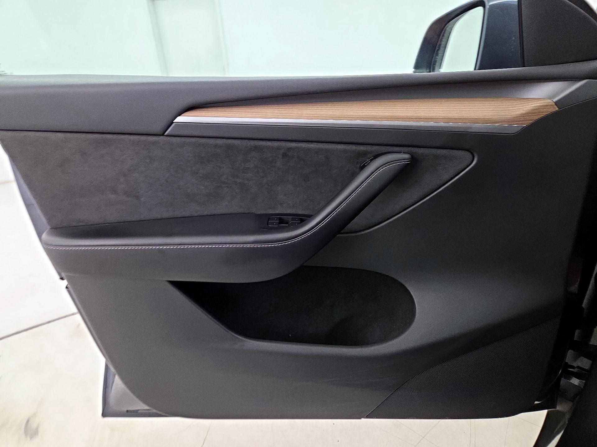 Thumbnail: 2022 Tesla Model Y - 12