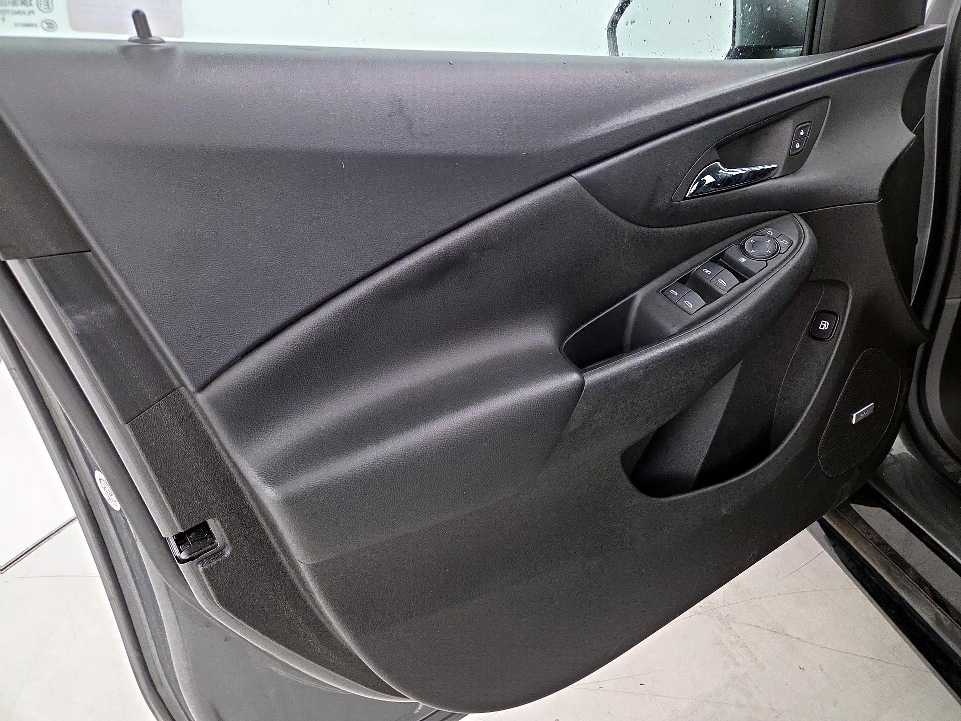 Thumbnail: 2017 Chevrolet Volt - 12