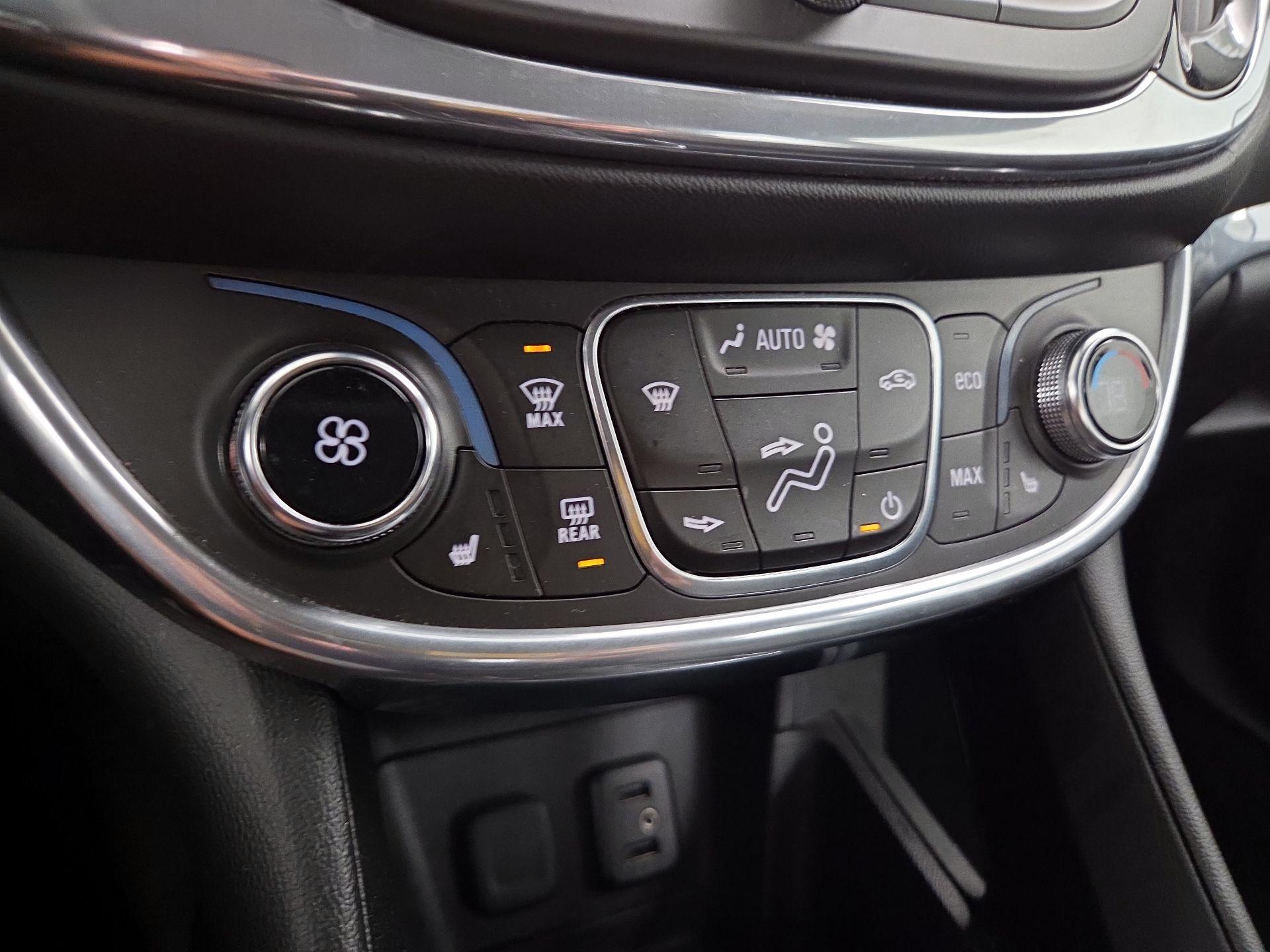 Thumbnail: 2017 Chevrolet Volt - 17