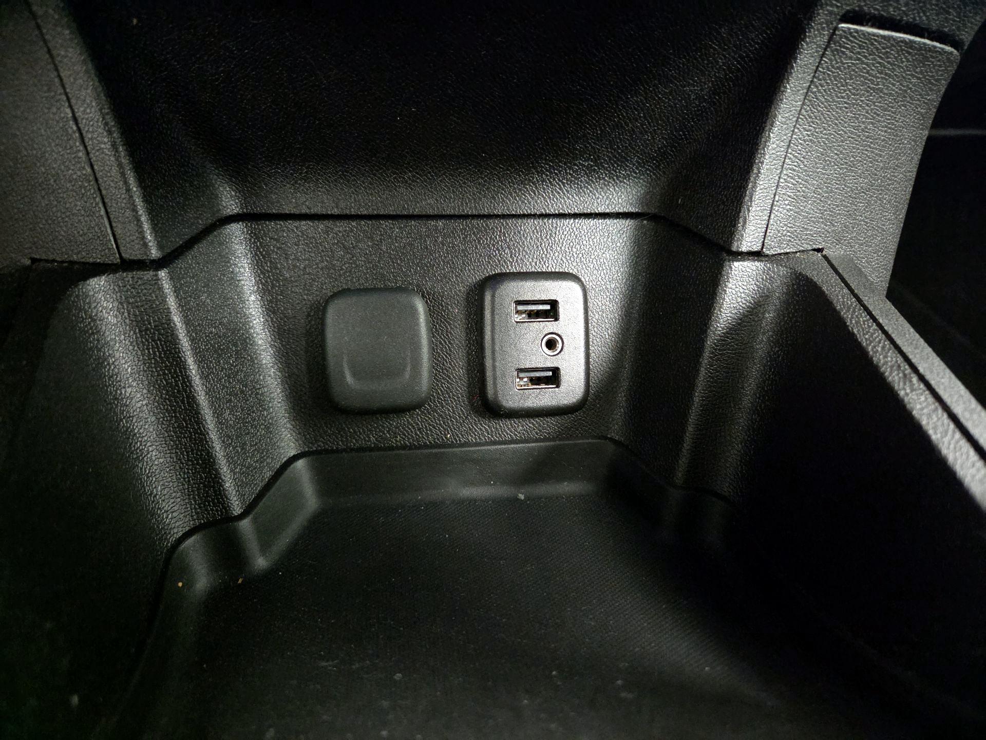 Thumbnail: 2017 Chevrolet Volt - 19