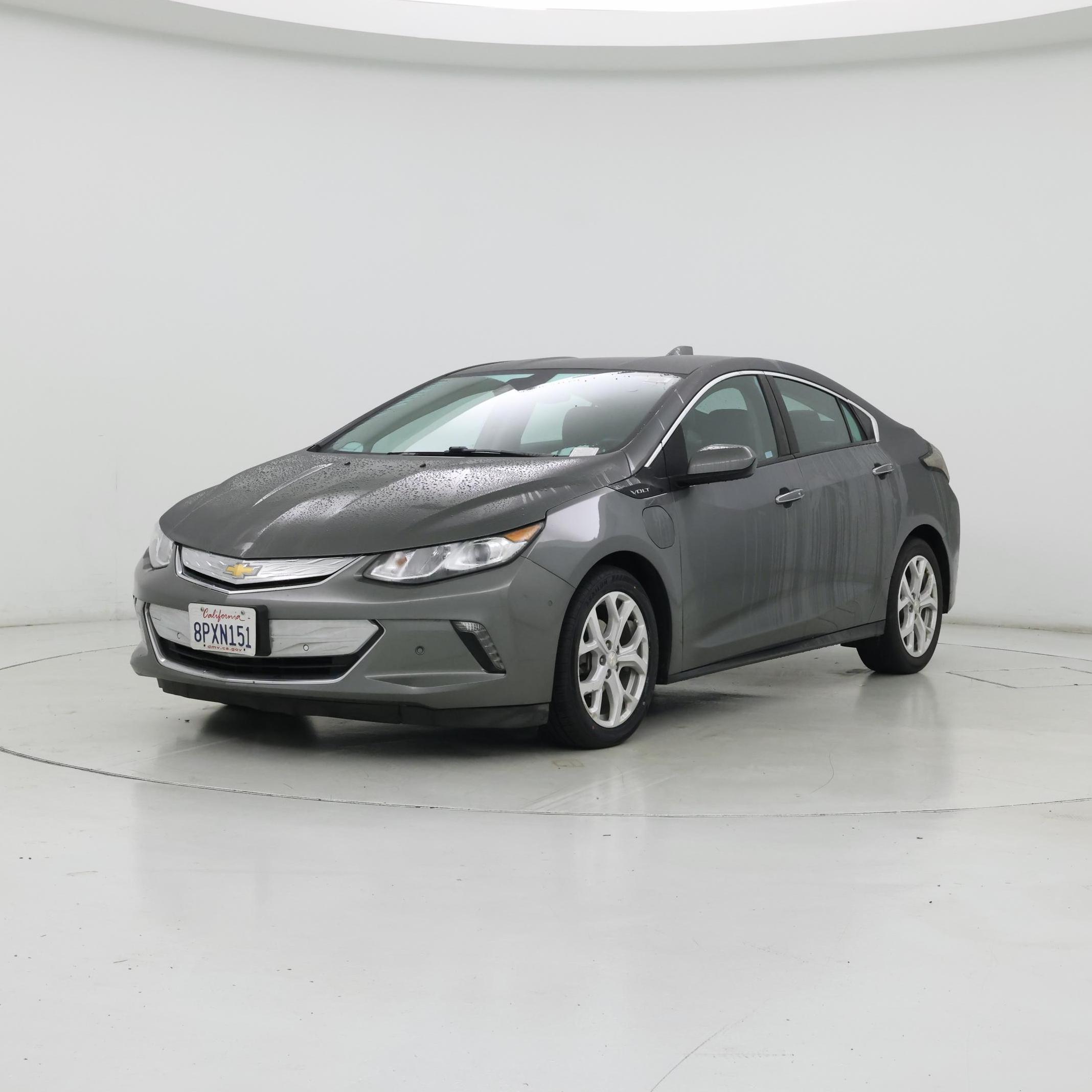 Thumbnail: 2017 Chevrolet Volt - 4