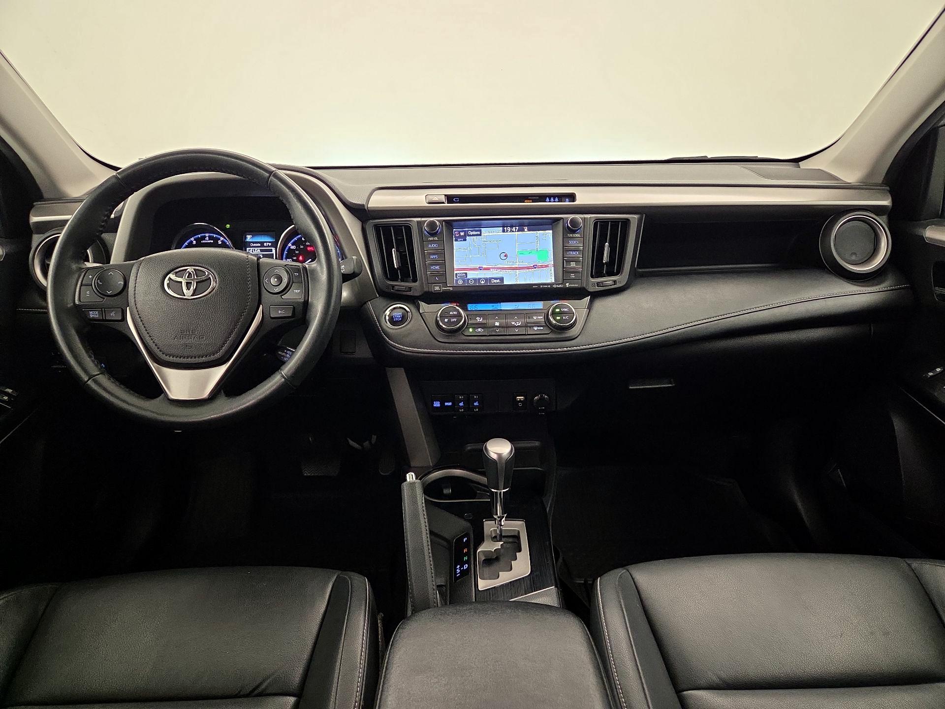 Thumbnail: 2017 Toyota RAV4 - 9