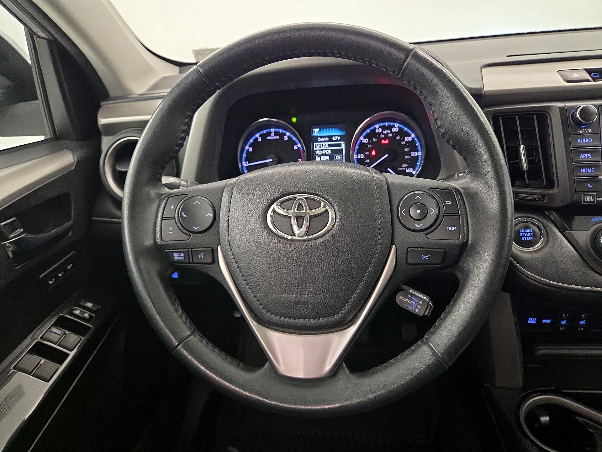 Thumbnail: 2017 Toyota RAV4 - 10