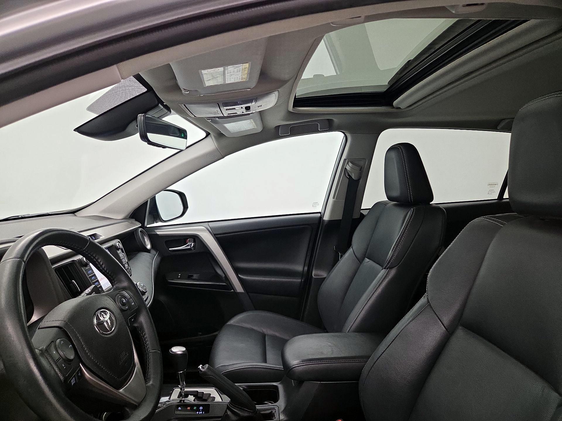 Thumbnail: 2017 Toyota RAV4 - 20