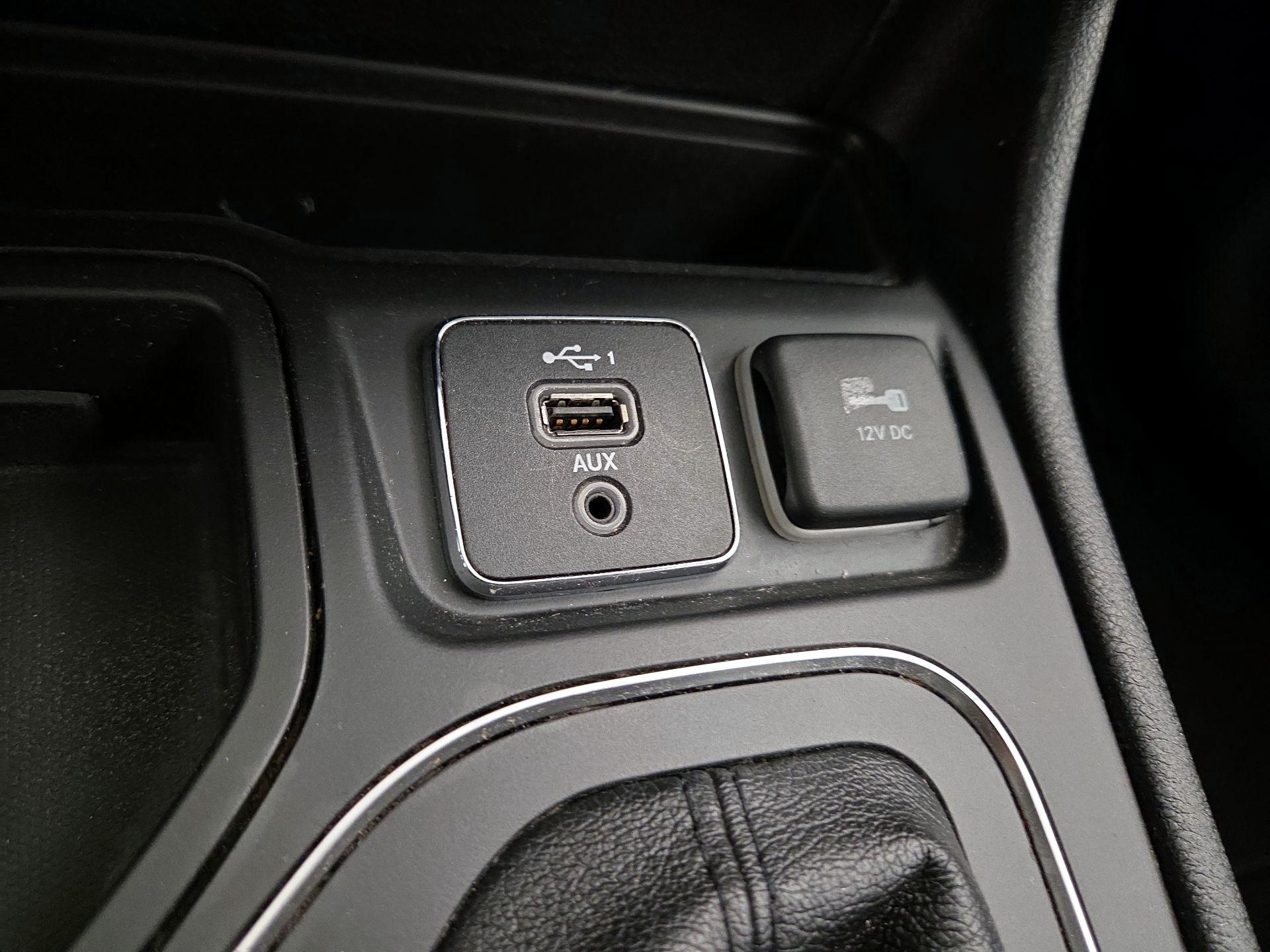 Thumbnail: 2019 Jeep Cherokee - 18