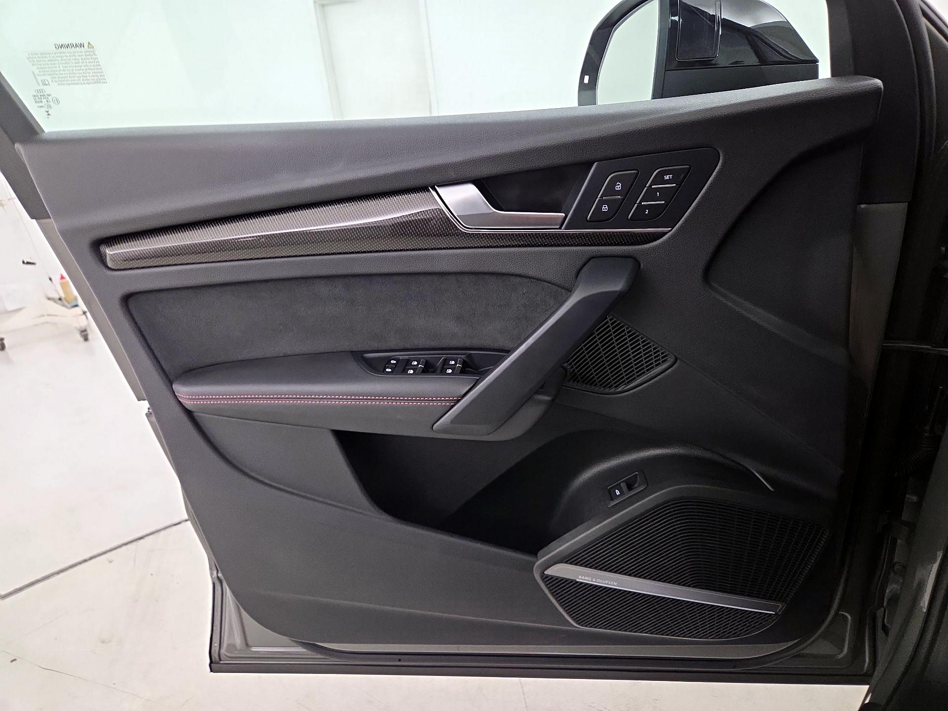 Thumbnail: 2024 Audi SQ5 - 12