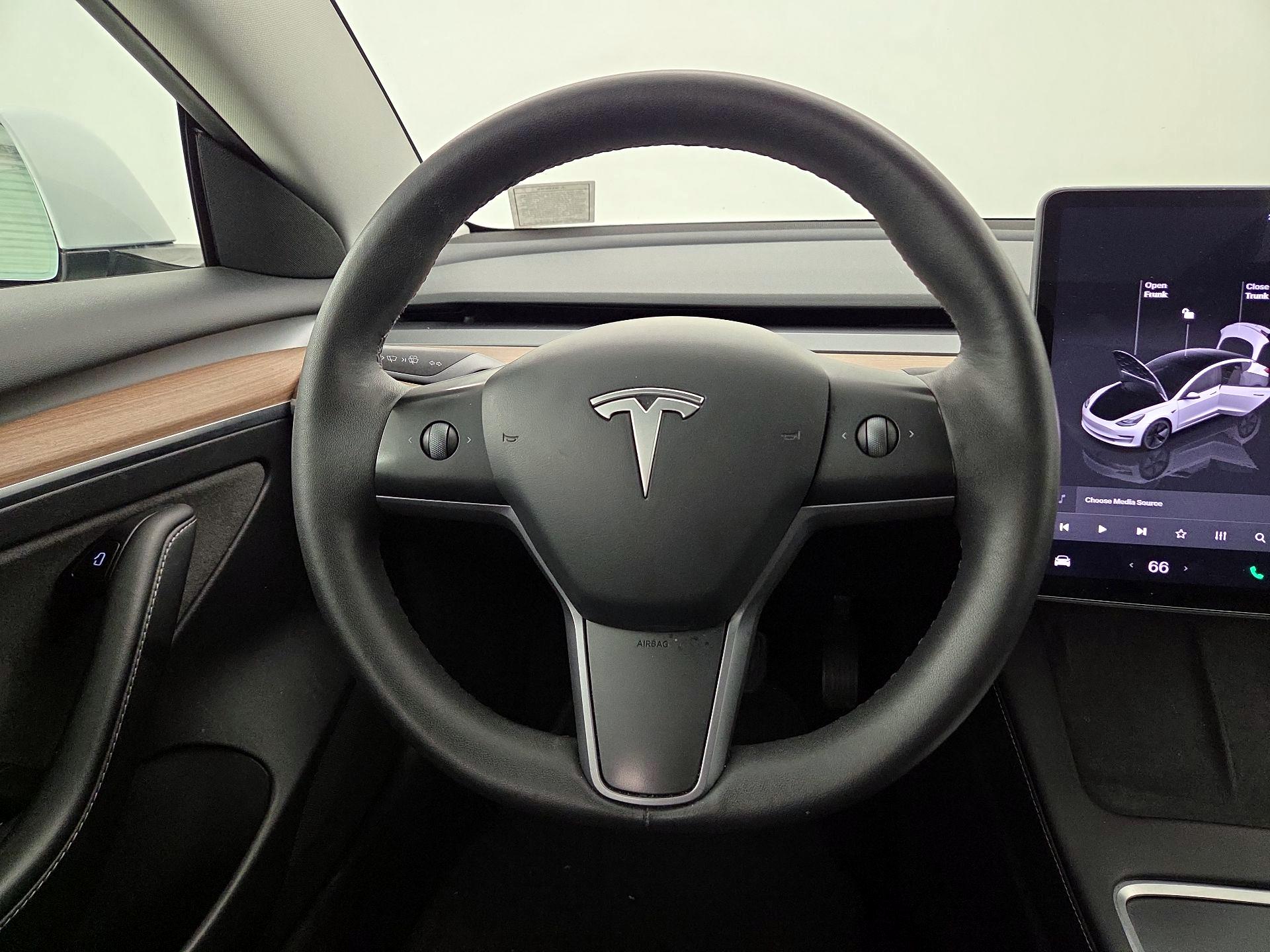 Thumbnail: 2023 Tesla Model 3 - 10