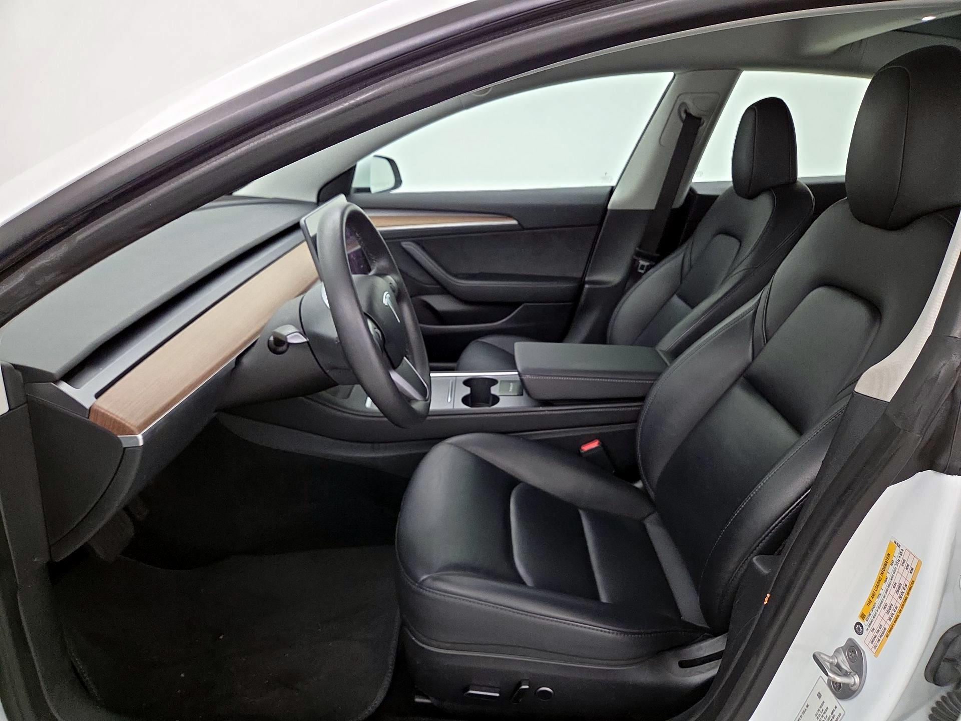 Thumbnail: 2023 Tesla Model 3 - 11