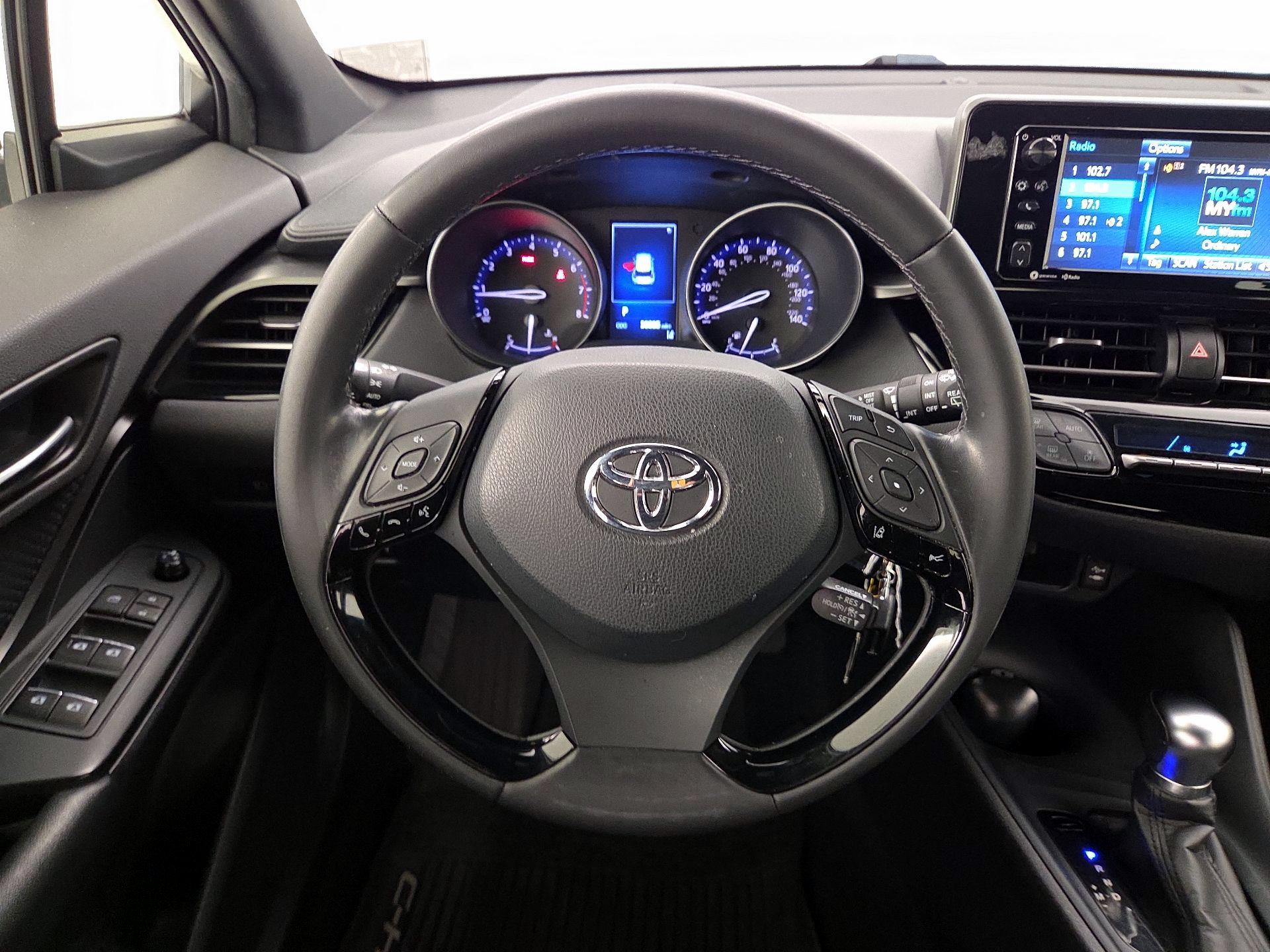 Thumbnail: 2018 Toyota C-HR - 10